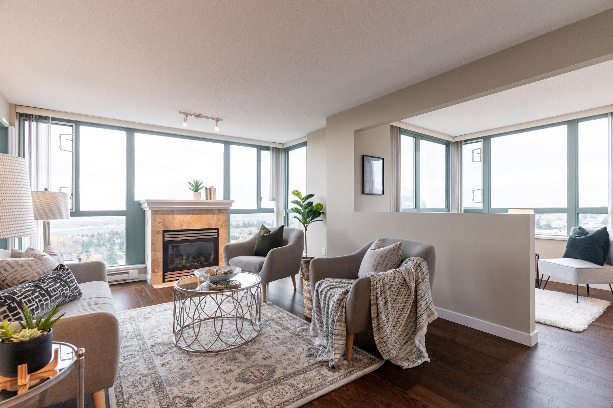 1704 - 6659 Southoaks Crescent, Burnaby, V5E 4M9 — photo 2