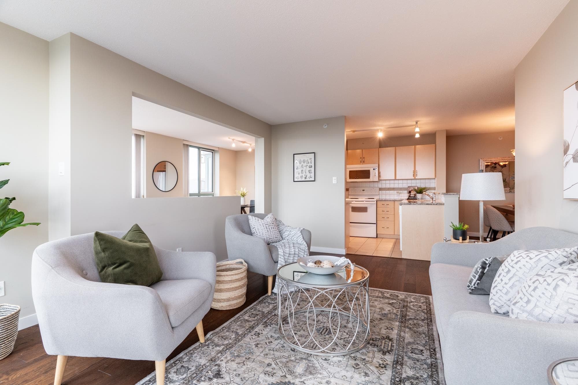 1704 - 6659 Southoaks Crescent, Burnaby, V5E 4M9 — photo 3