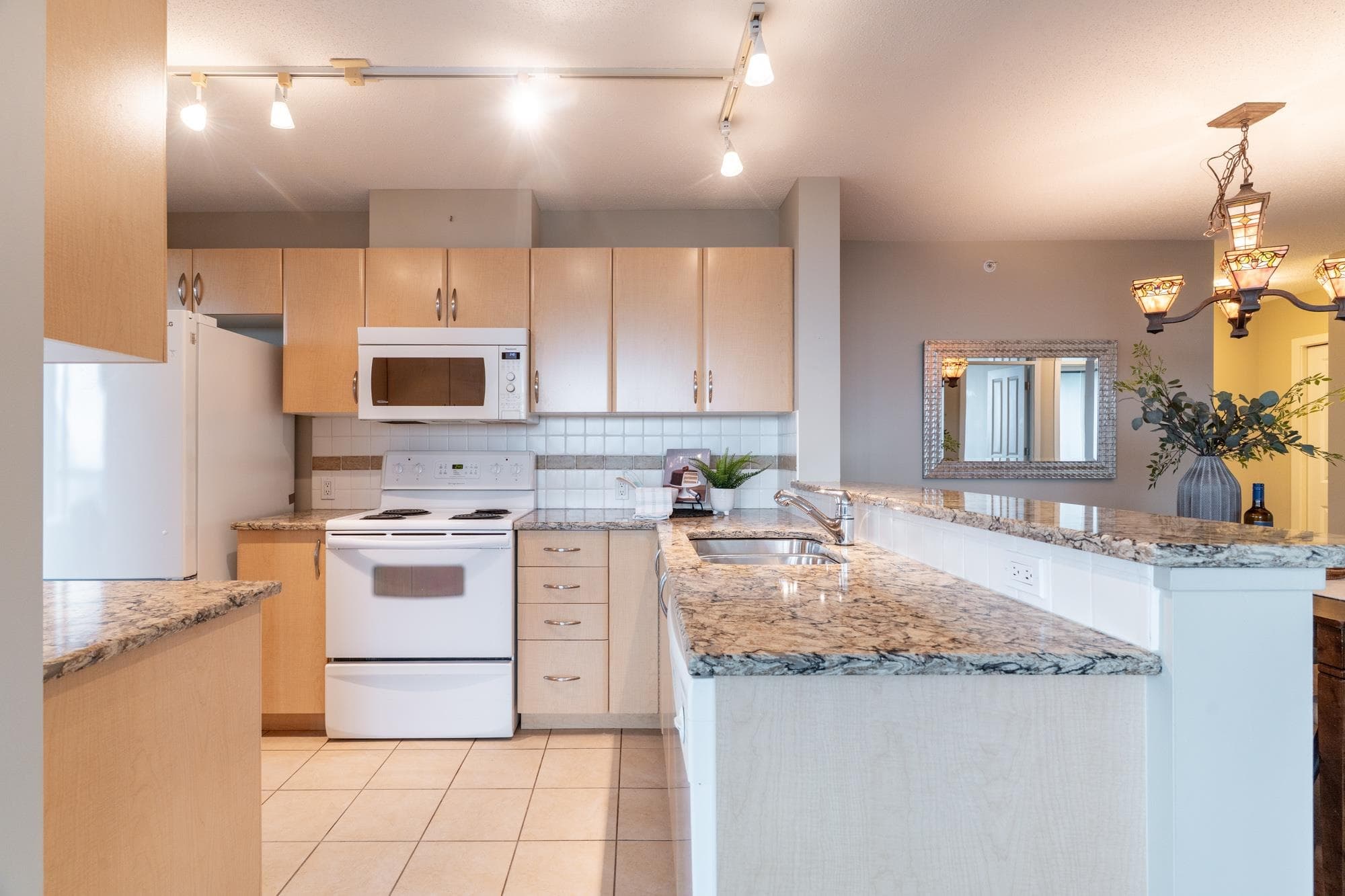 1704 - 6659 Southoaks Crescent, Burnaby, V5E 4M9 — photo 4