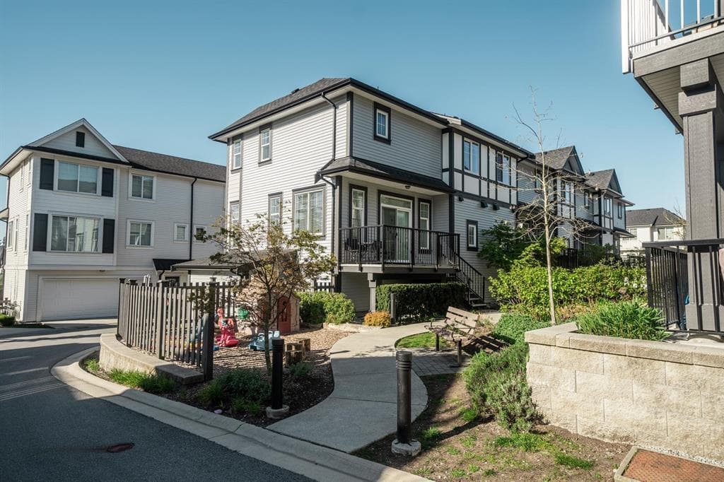 37 - 11272 240 Street, Maple Ridge