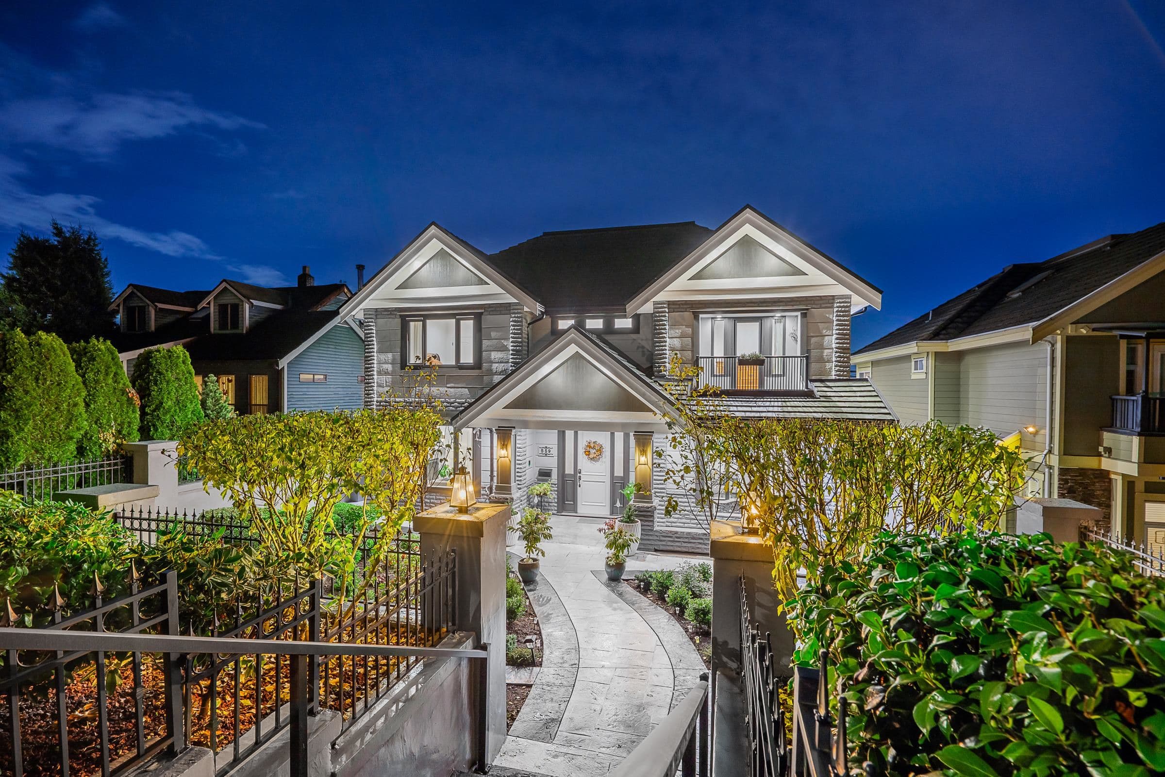559 E 4th Street, North Vancouver, V7L 1J7 — photo 1