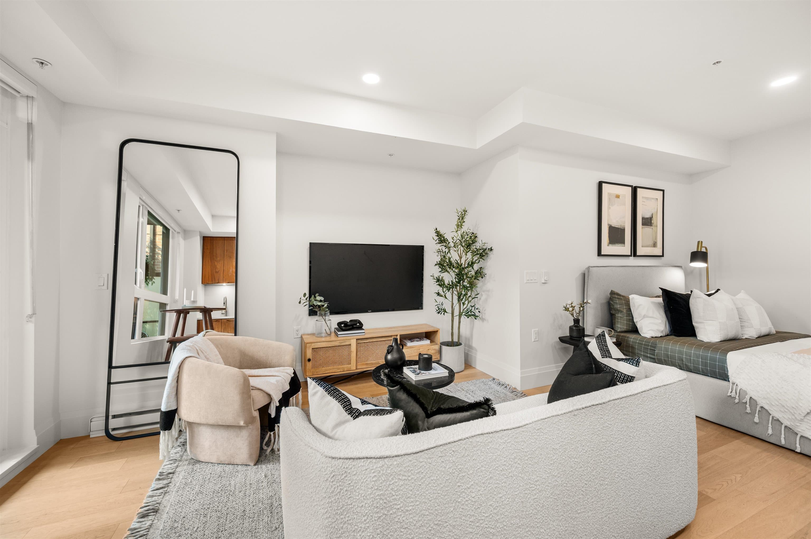 106 - 2550 Garden Drive, Vancouver, V5N 4X6 — photo 2