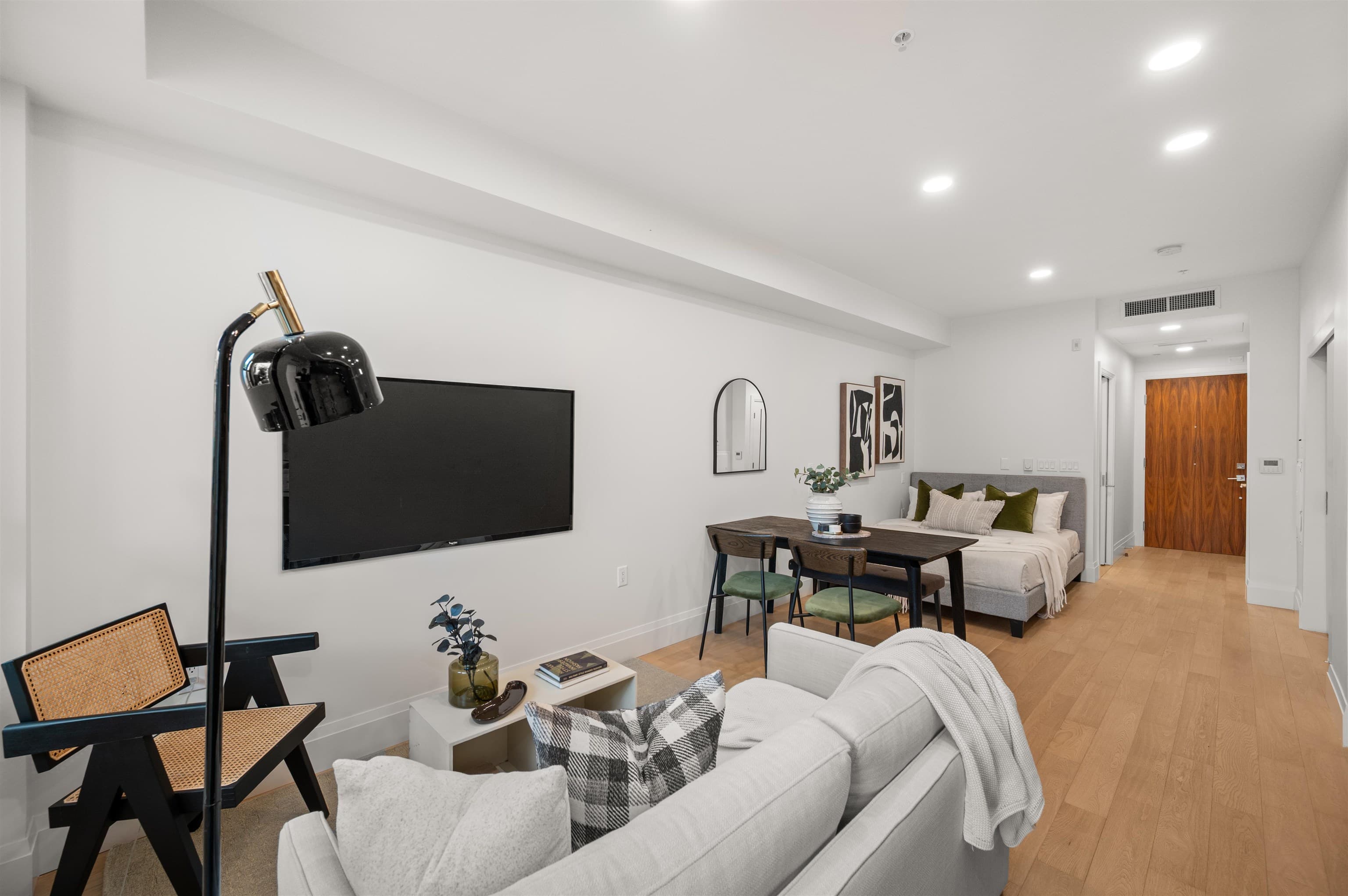 111 - 2550 Garden Drive, Vancouver, V5N 4X6 — photo 2