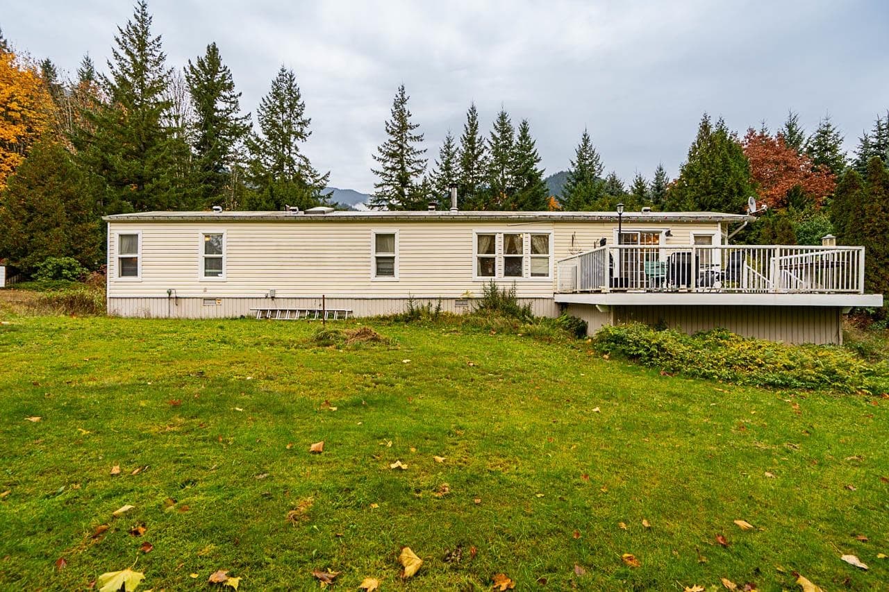 10327 Fernie Road, Mission, V0M 1G0 — photo 1