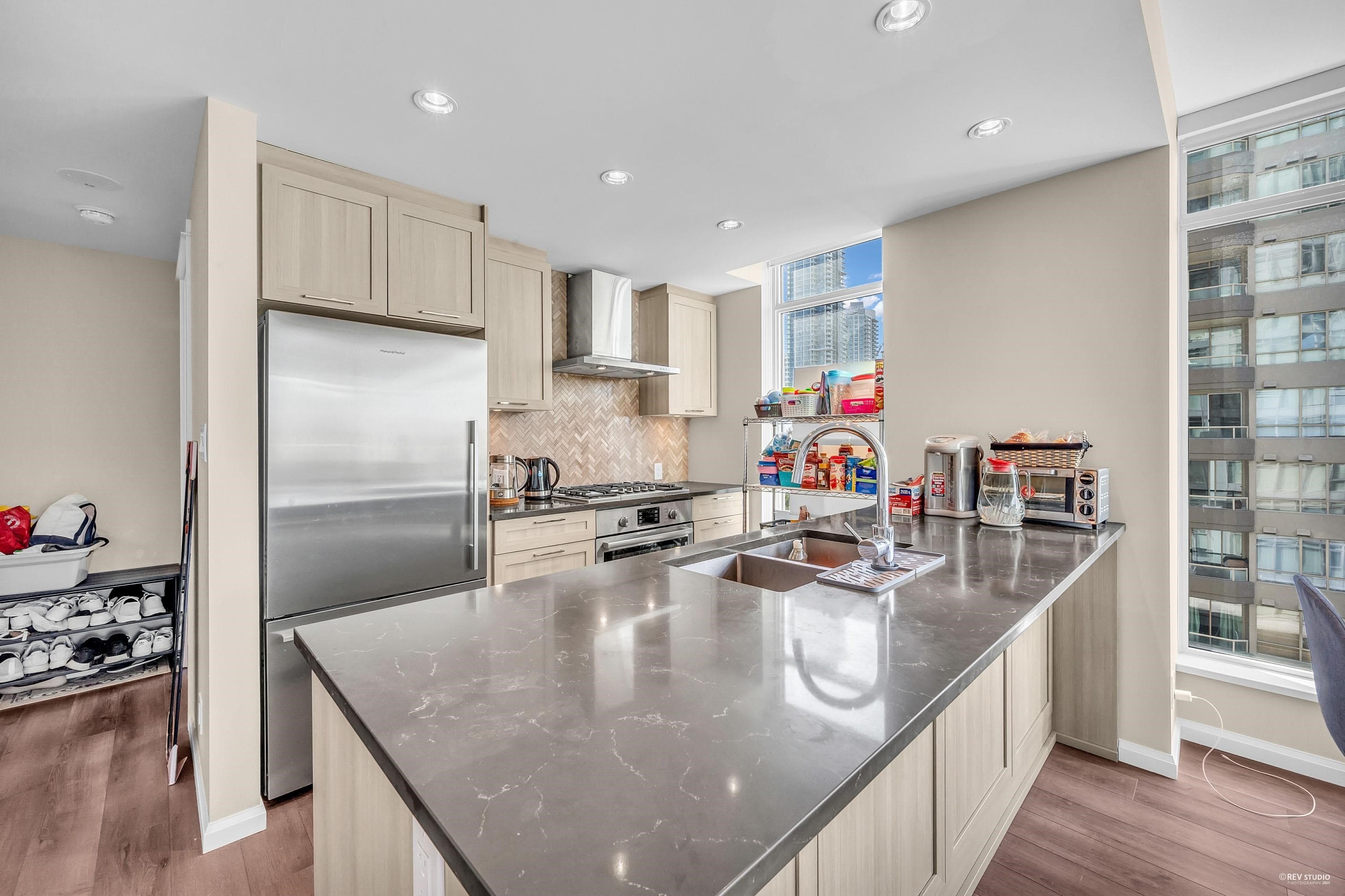 1002 - 520 Como Lake Avenue, Coquitlam, V3J 0E8 — photo 3