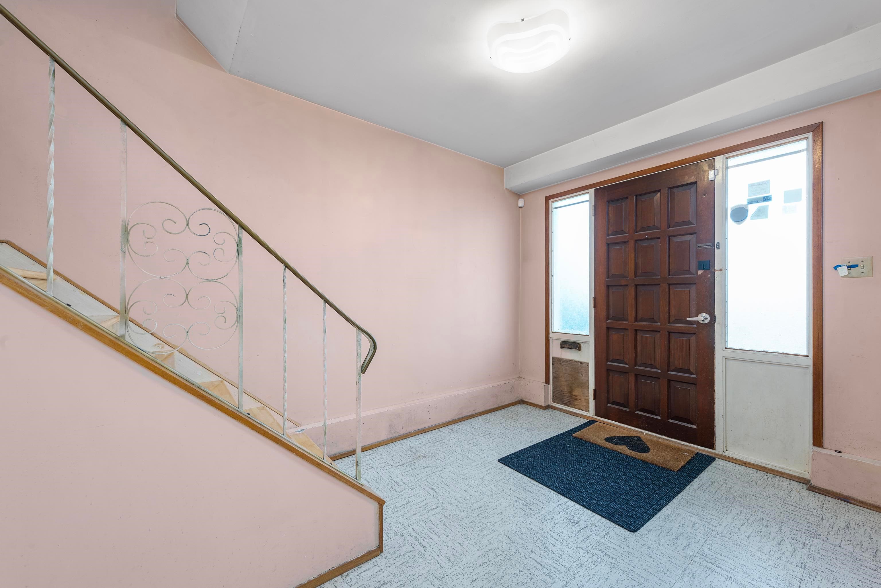 3220 E 19th Avenue, Vancouver, V5M 2T3 — photo 2