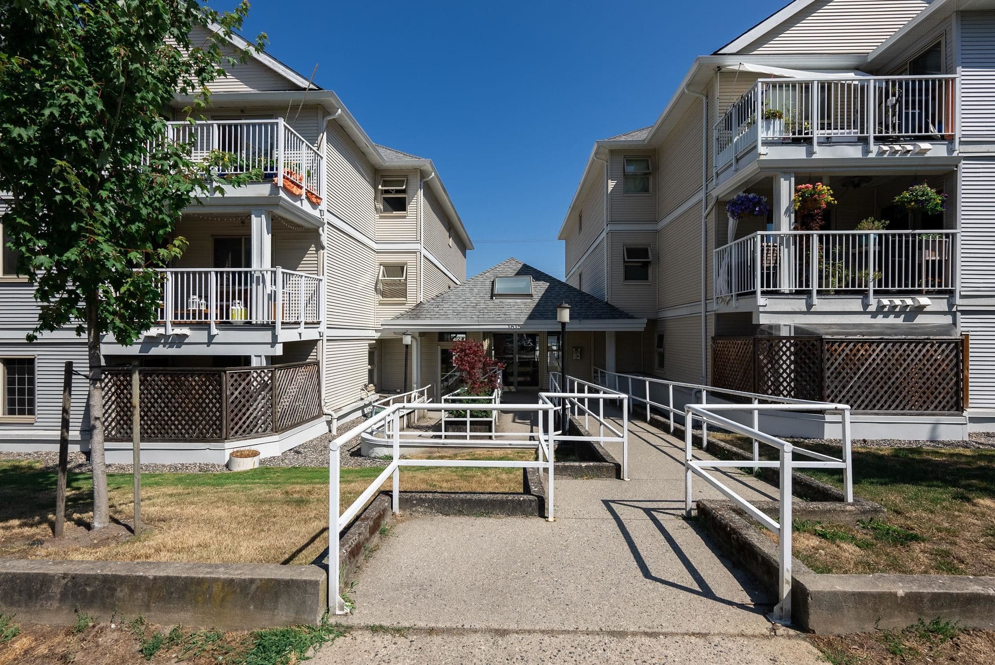 203 - 1615 Frances Street, Vancouver