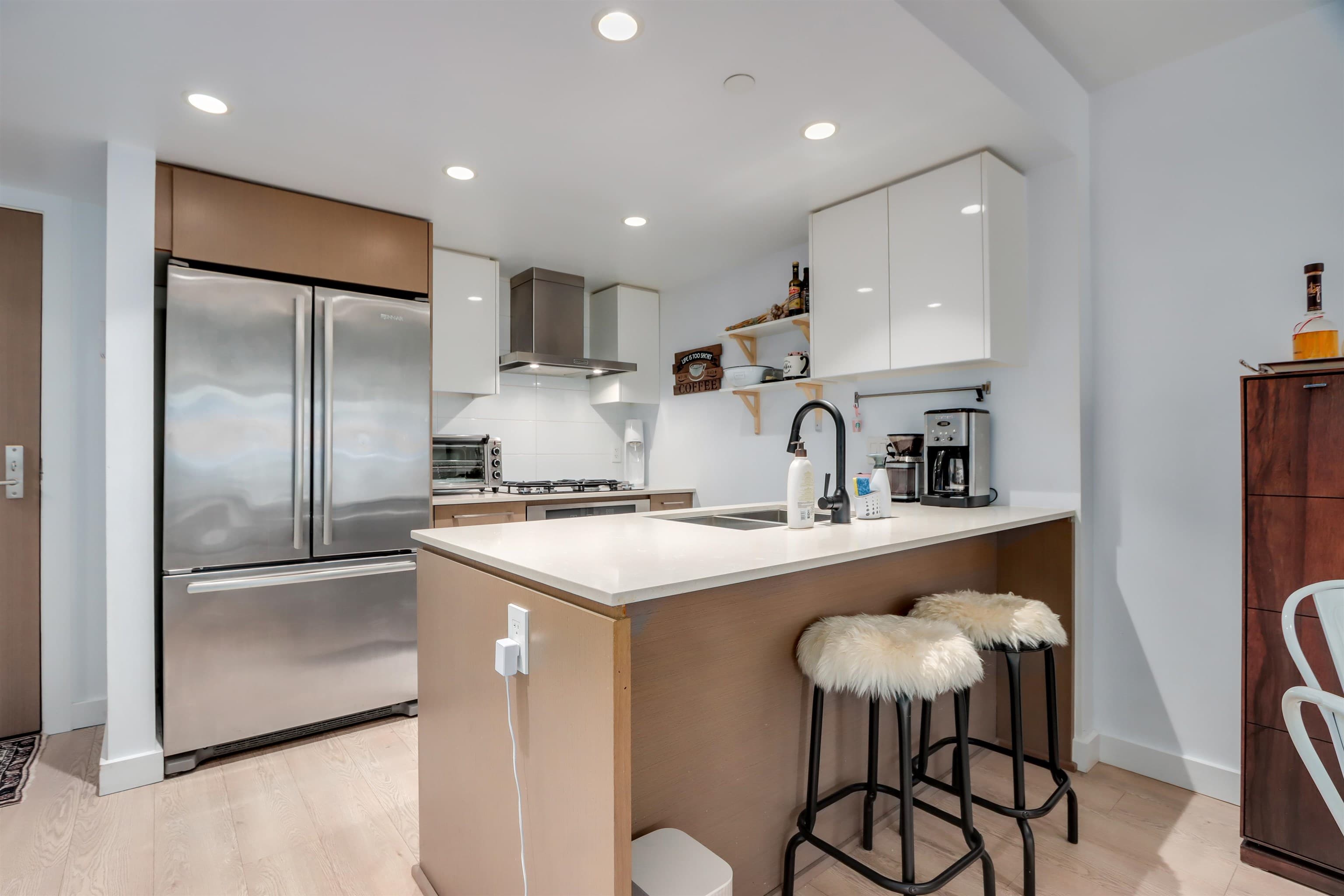207 - 1618 Quebec Street, Vancouver, V6A 0C5 — photo 1