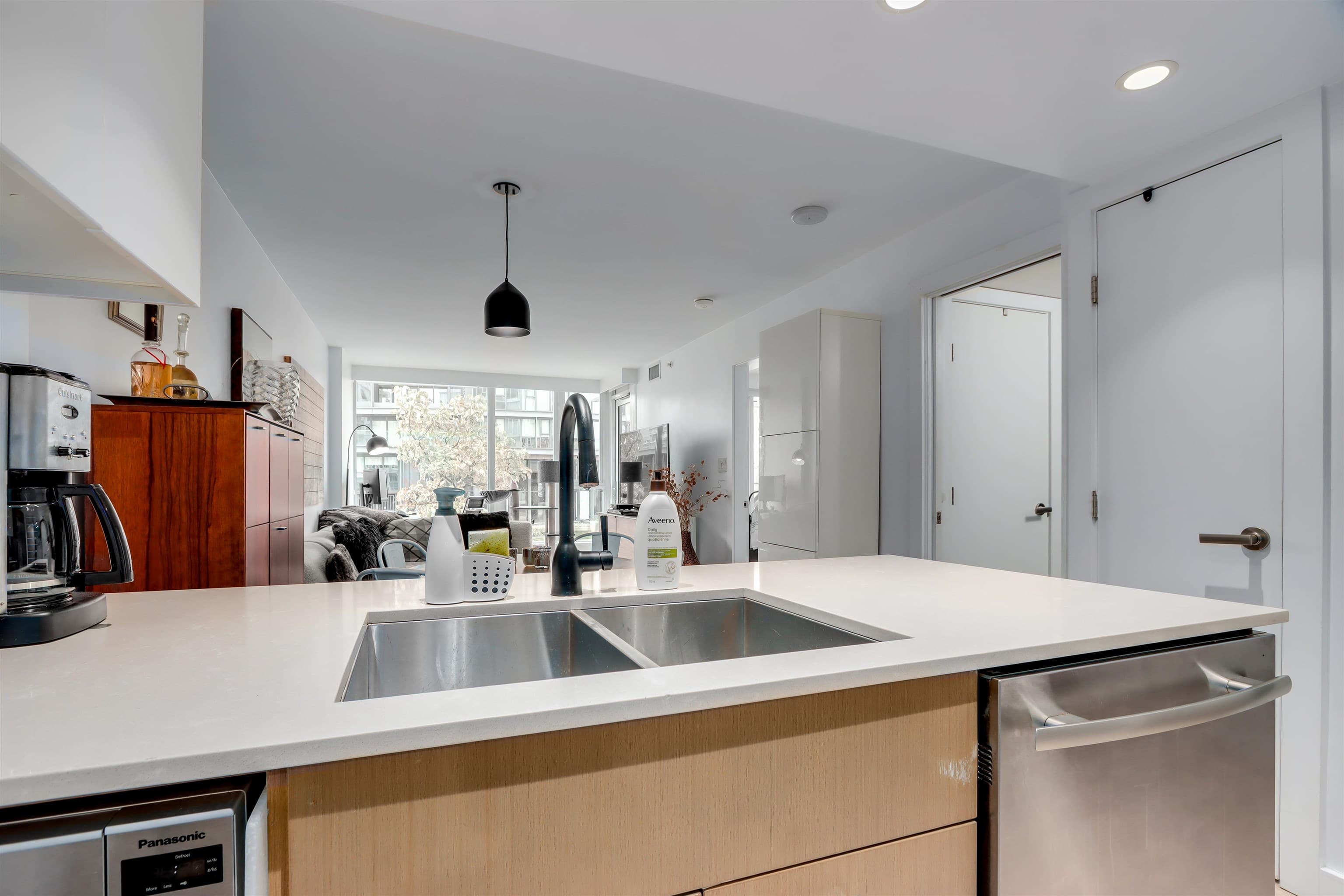 207 - 1618 Quebec Street, Vancouver, V6A 0C5 — photo 4