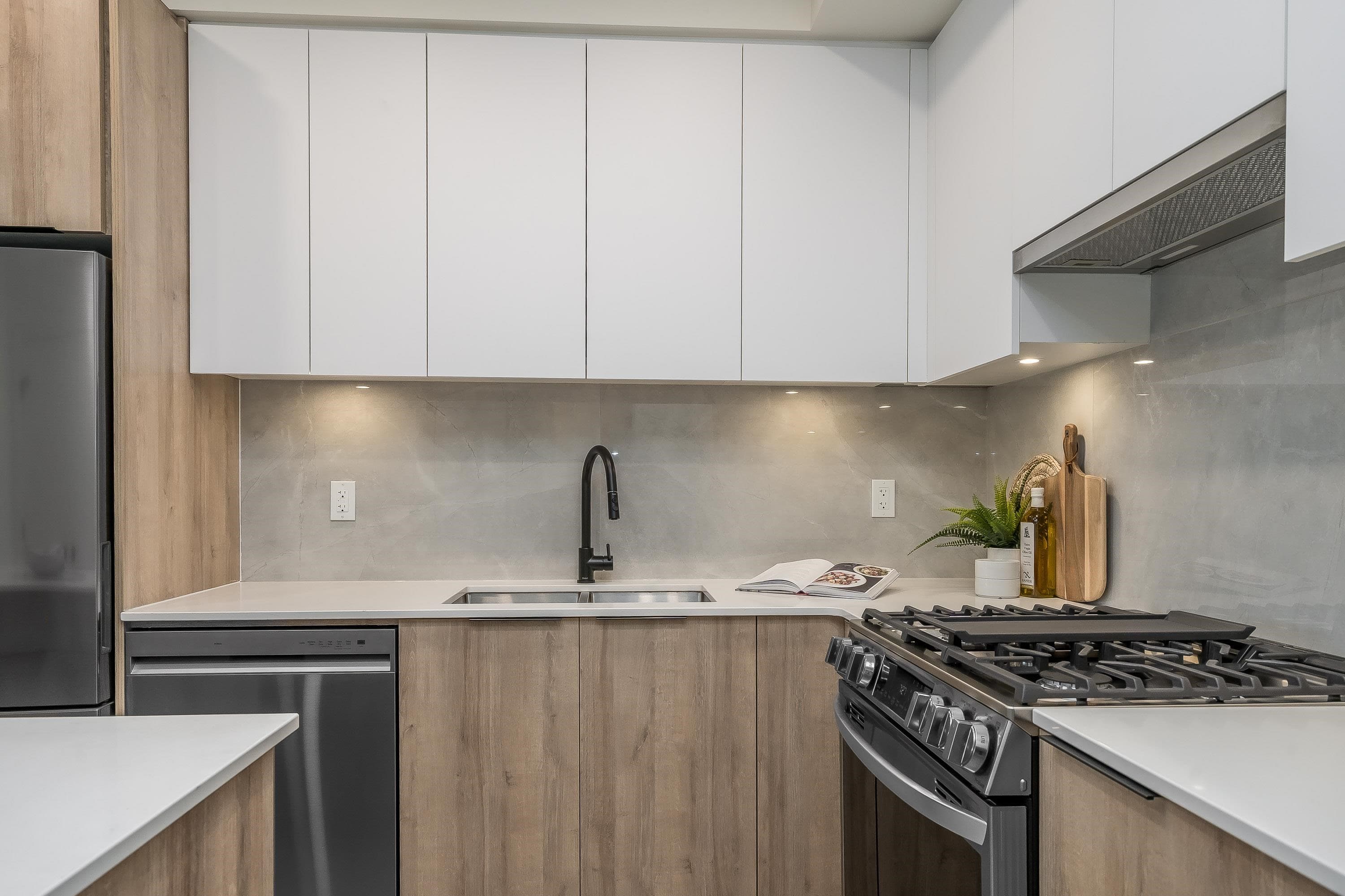 A411 - 7980 206a Street, Langley, V2Y 3Z8 — photo 3