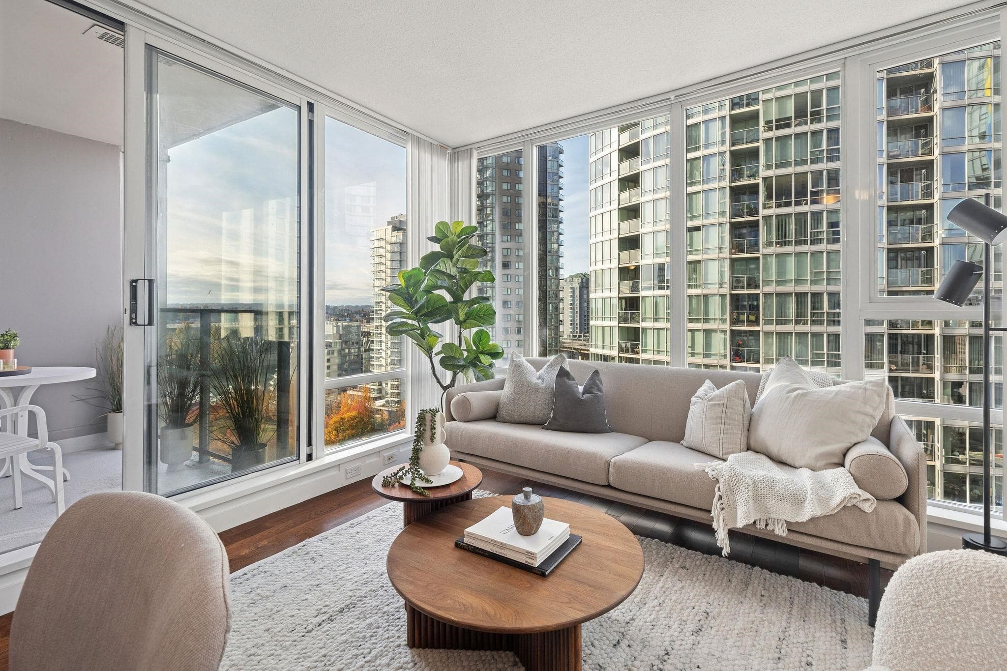 1705 - 1438 Richards Street, Vancouver