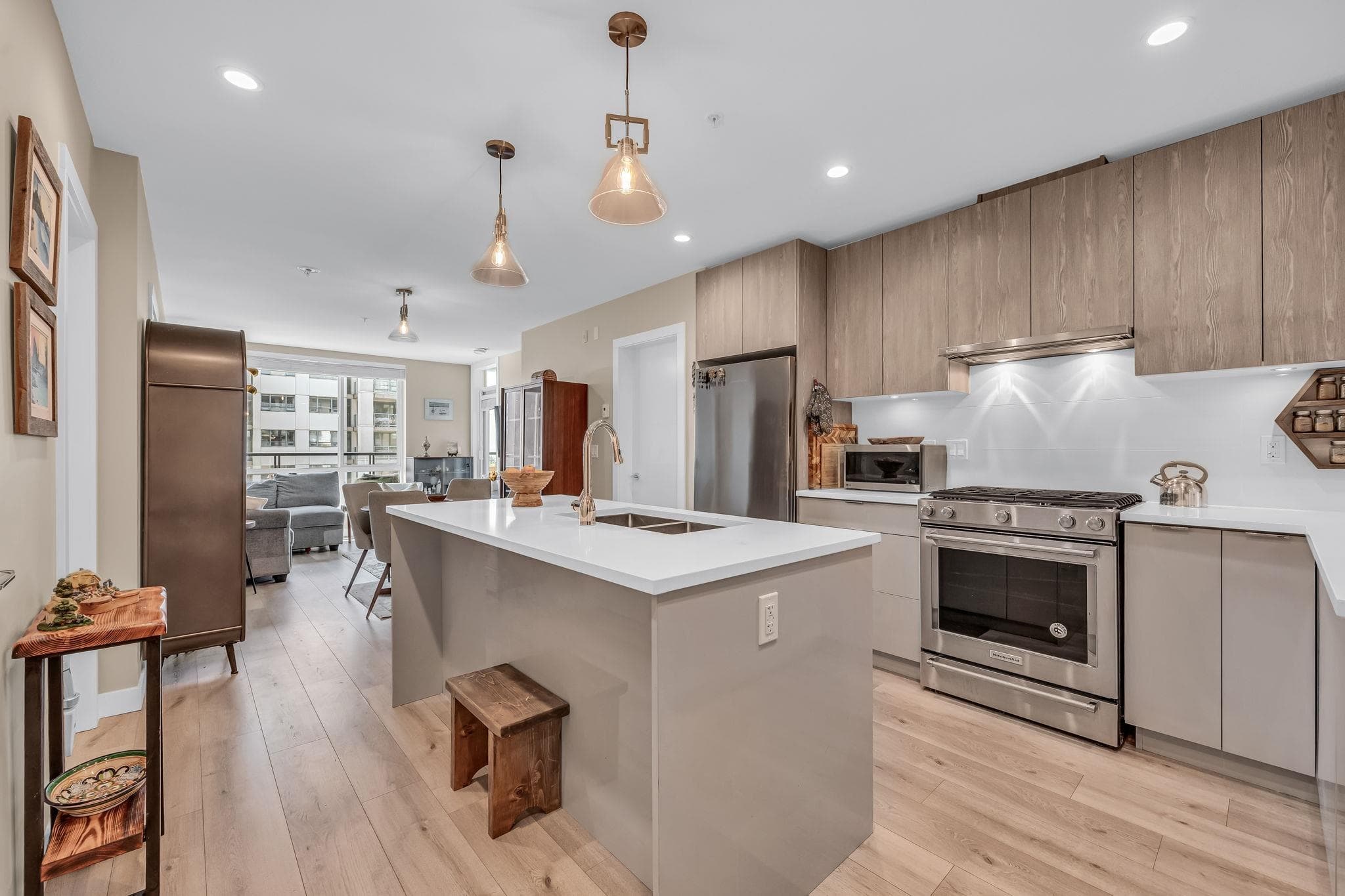 404 - 128 E 8th Street, North Vancouver