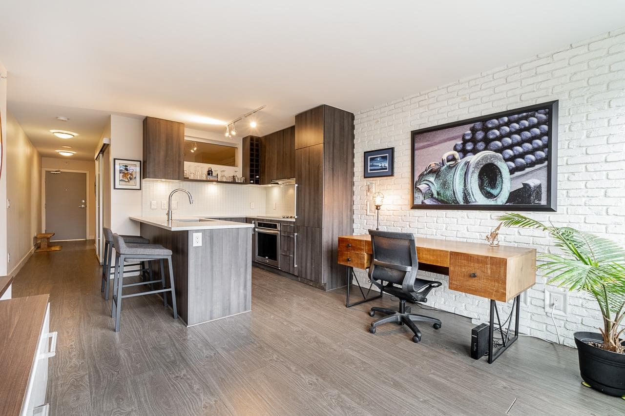 1104 - 668 Columbia Street, New Westminster