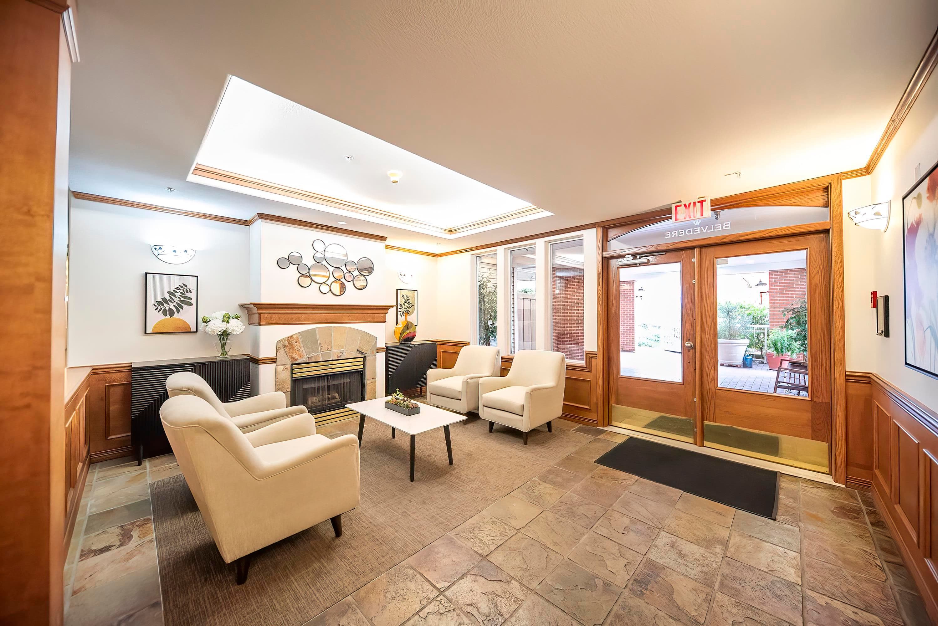 203 - 5270 Oakmount Crescent, Burnaby, V5H 4S1 — photo 4