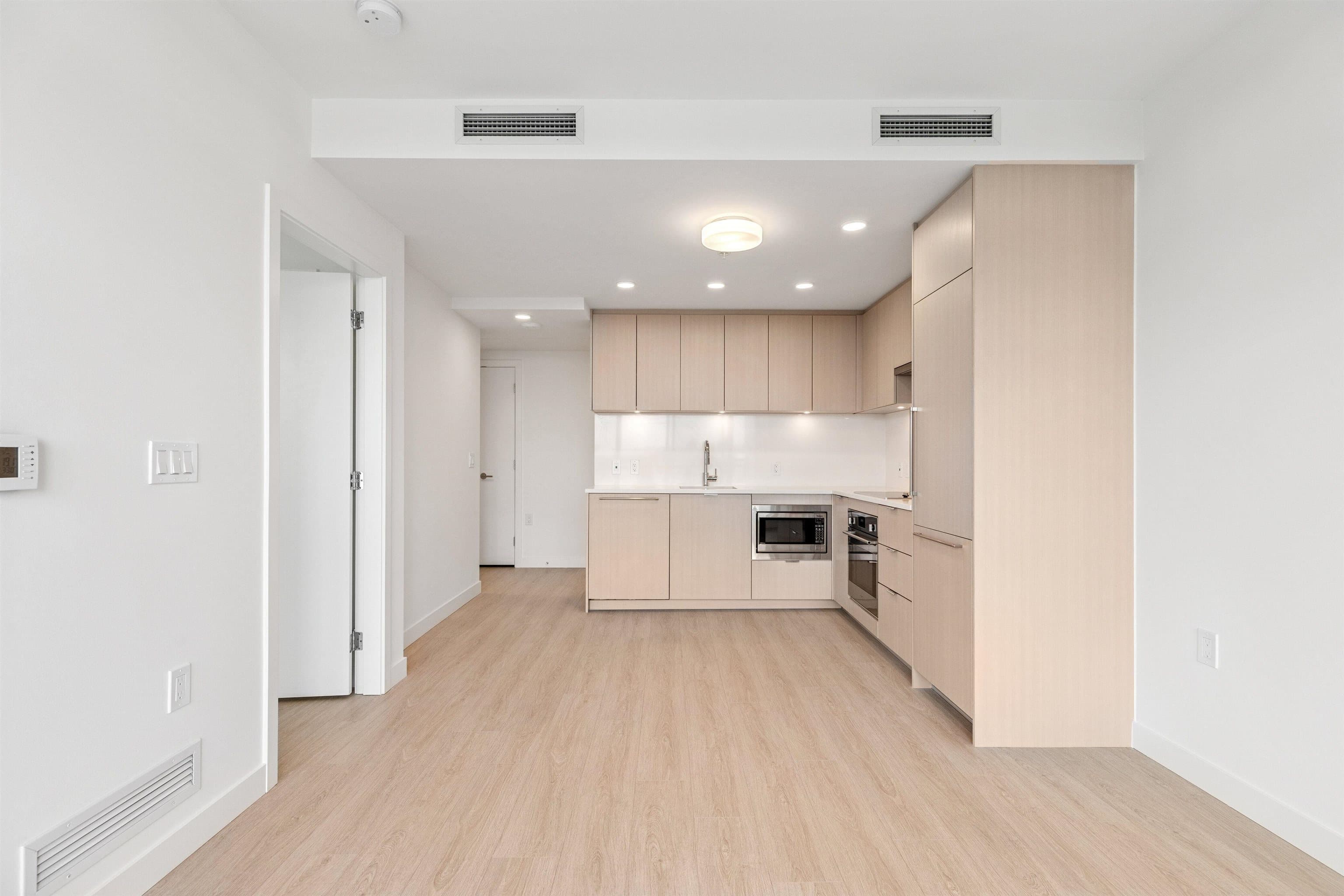 1001 - 13675 107a Avenue, Surrey, V3T 0X2 — photo 5