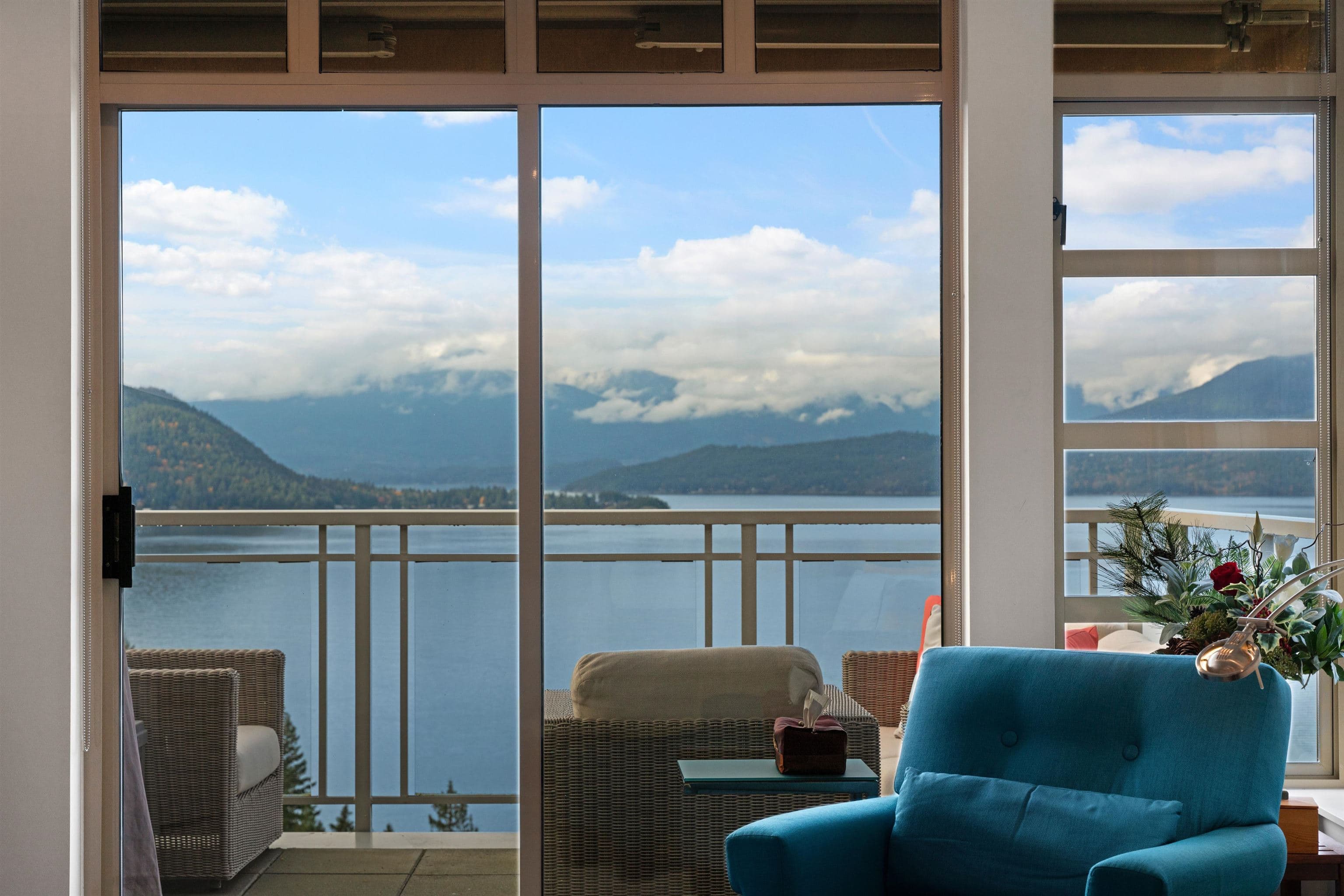 8683 Seascape Drive, West Vancouver, V7W 3J7 — photo 3