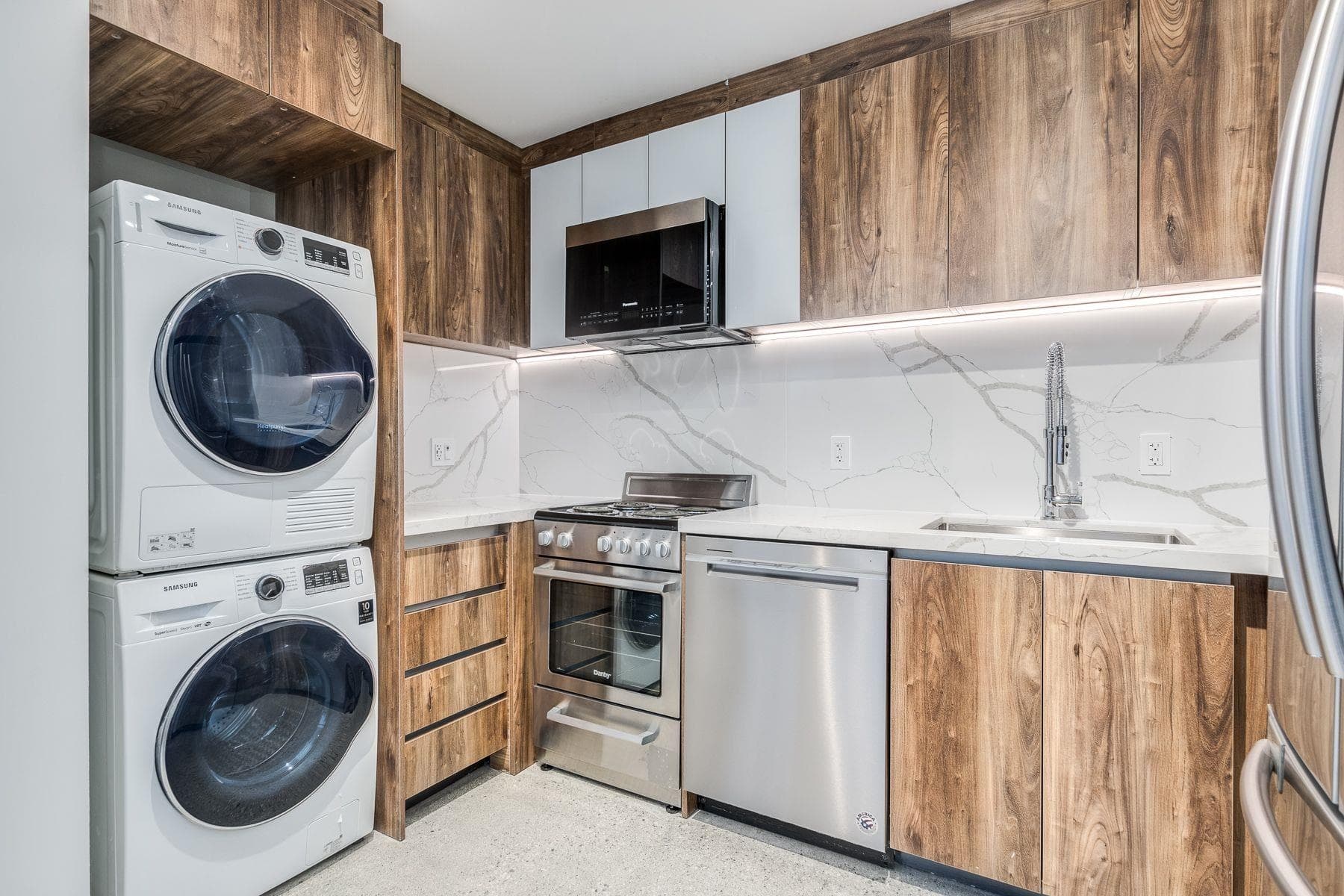 305 - 1170 Barclay Street, Vancouver, V6E 1H1 — photo 2