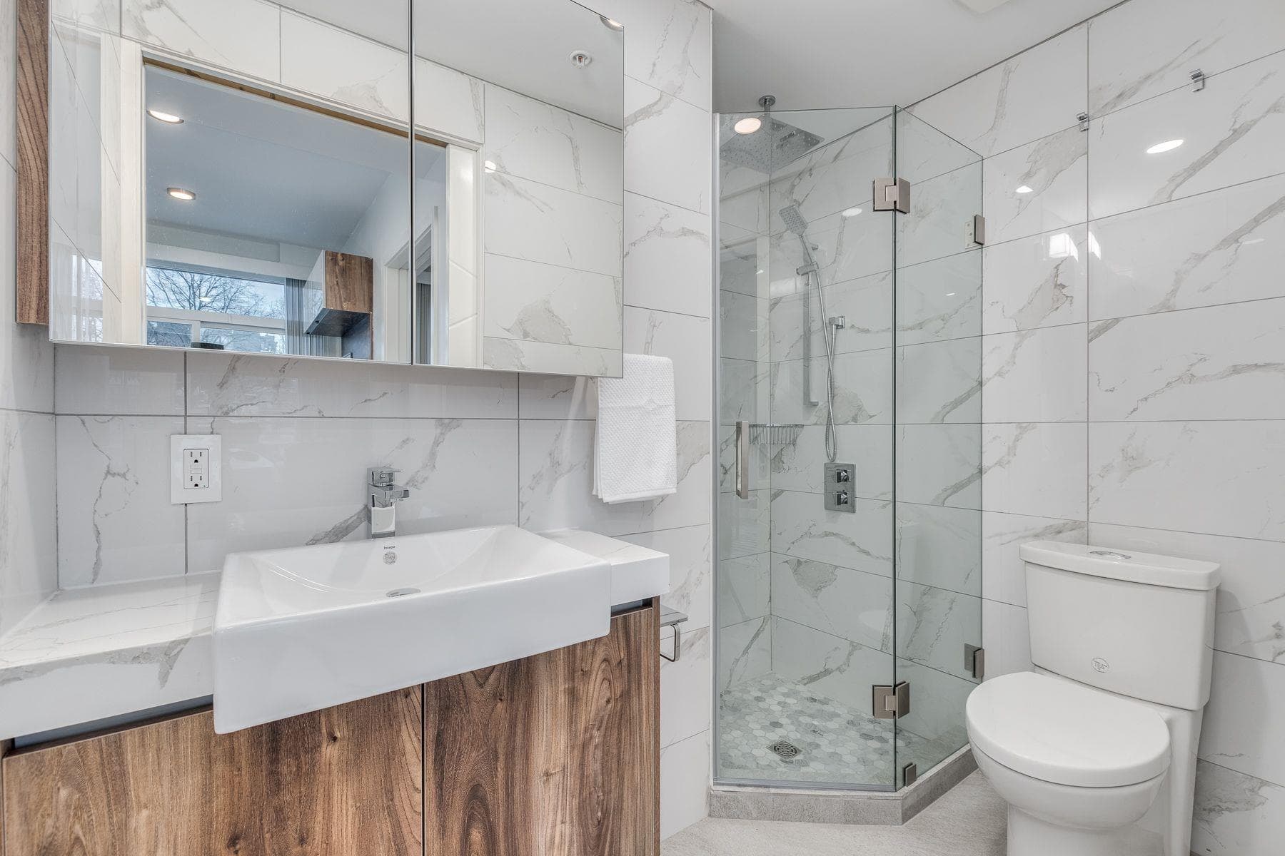 305 - 1170 Barclay Street, Vancouver, V6E 1H1 — photo 3