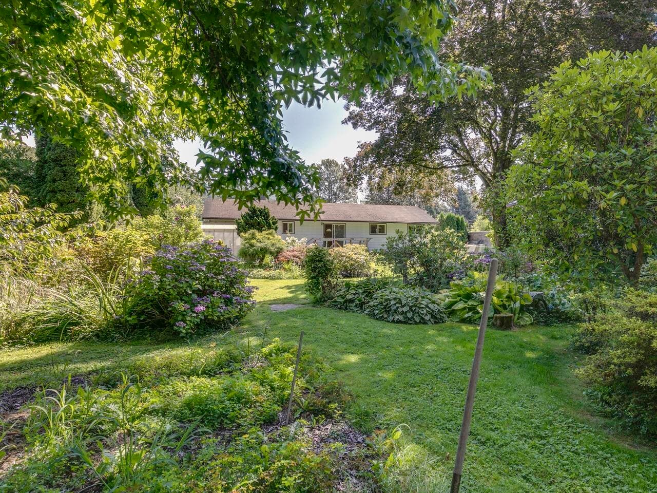 41587 Grant Road, Squamish, V0N 1H0 — photo 1