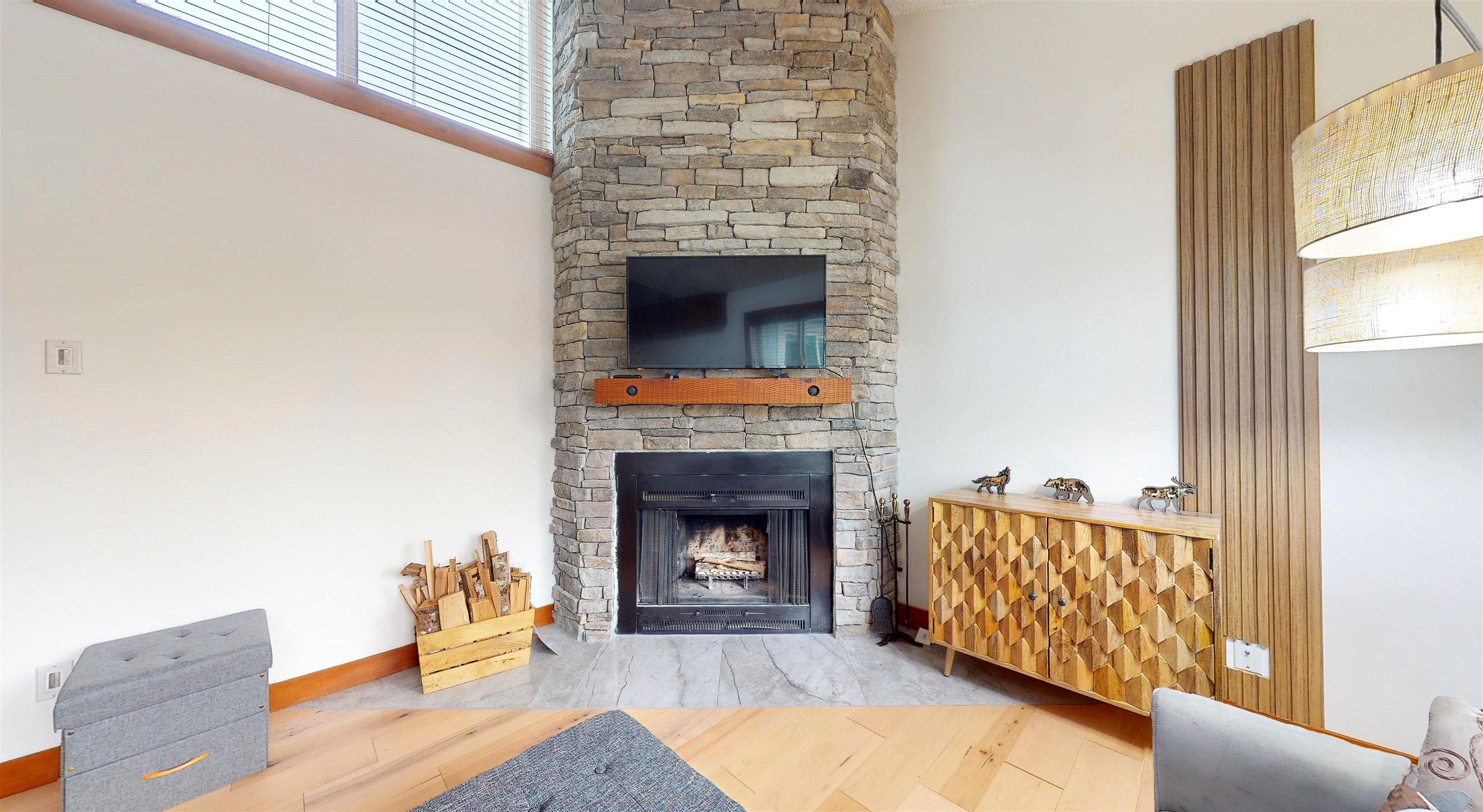 301 - 2021 Karen Crescent, Whistler, V8E 0H1 — photo 2