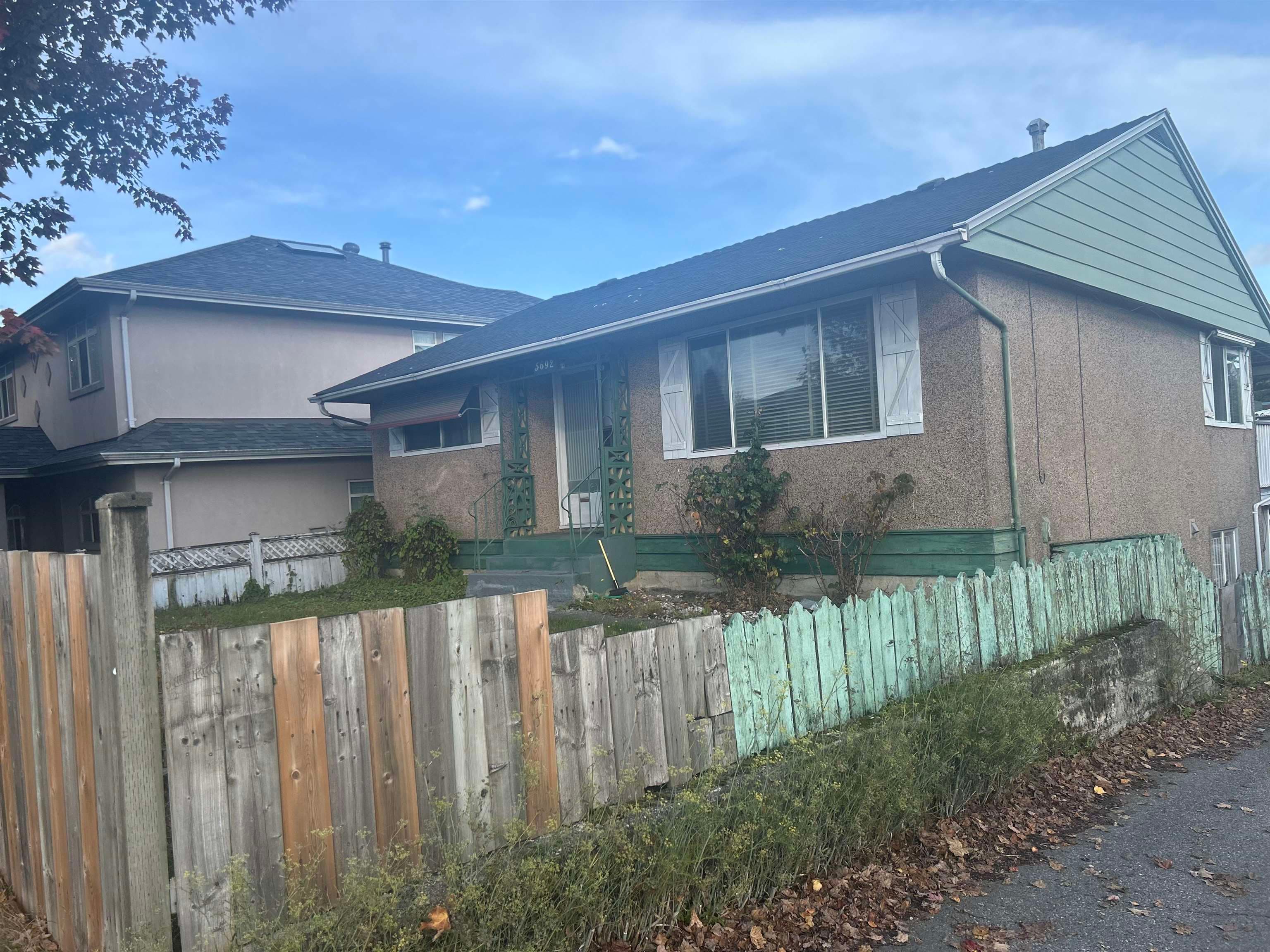 5692 Knight Street, Vancouver
