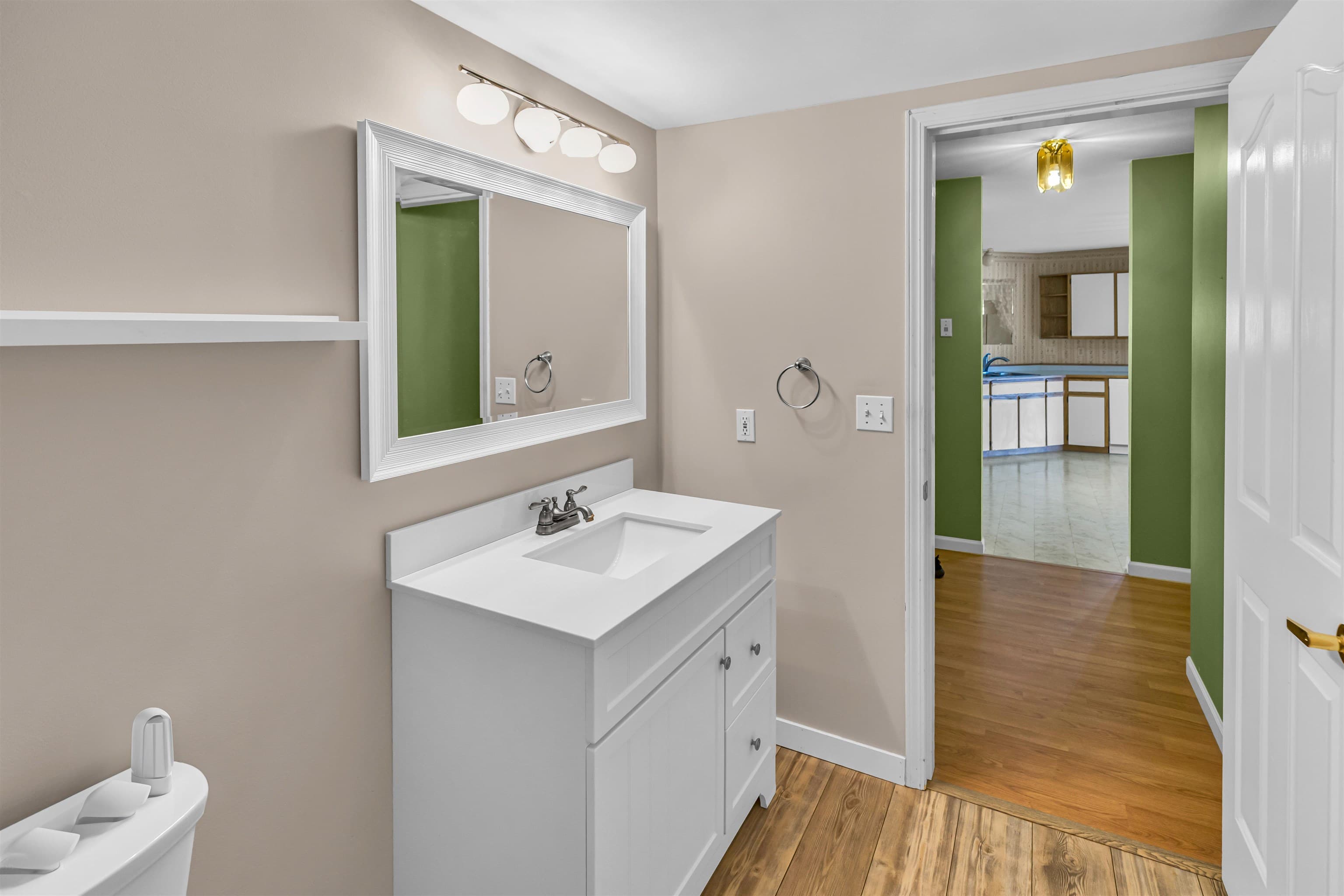 204 - 45660 Knight Road, Chilliwack, V2R 2X4 — photo 5