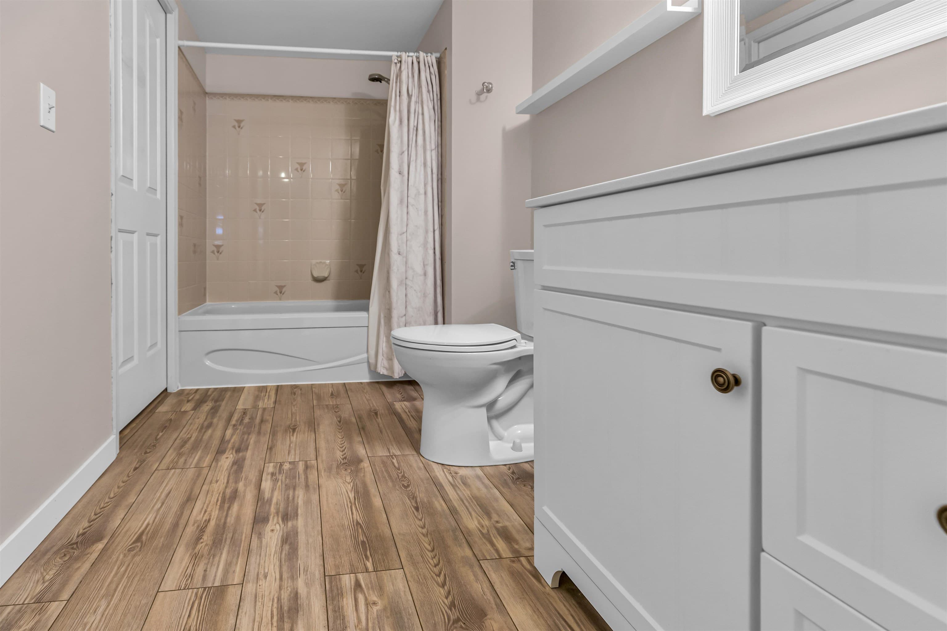 204 - 45660 Knight Road, Chilliwack, V2R 2X4 — photo 4