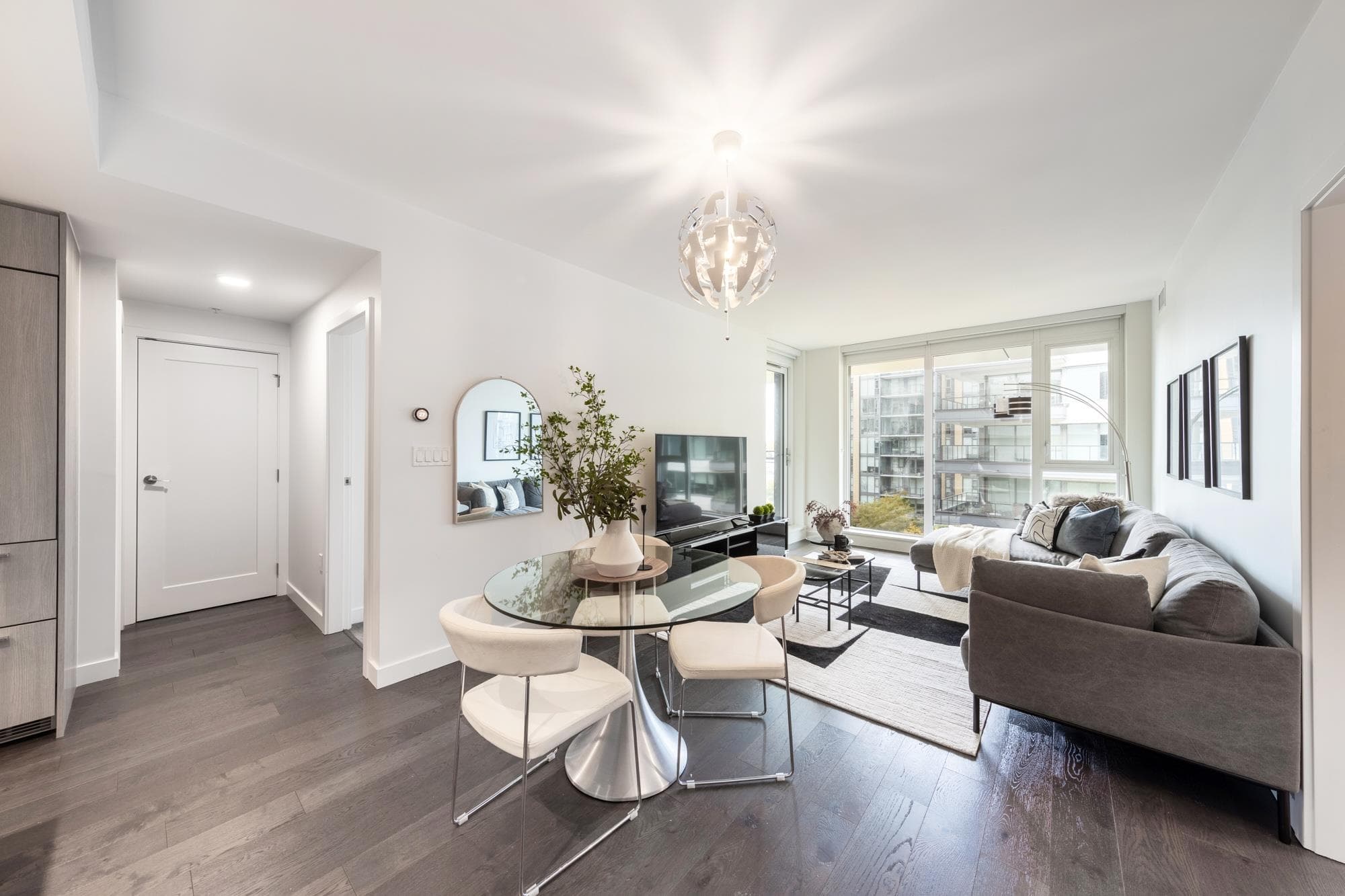 902 - 3331 No. 3 Road, Richmond, V6X 2B6 — photo 2