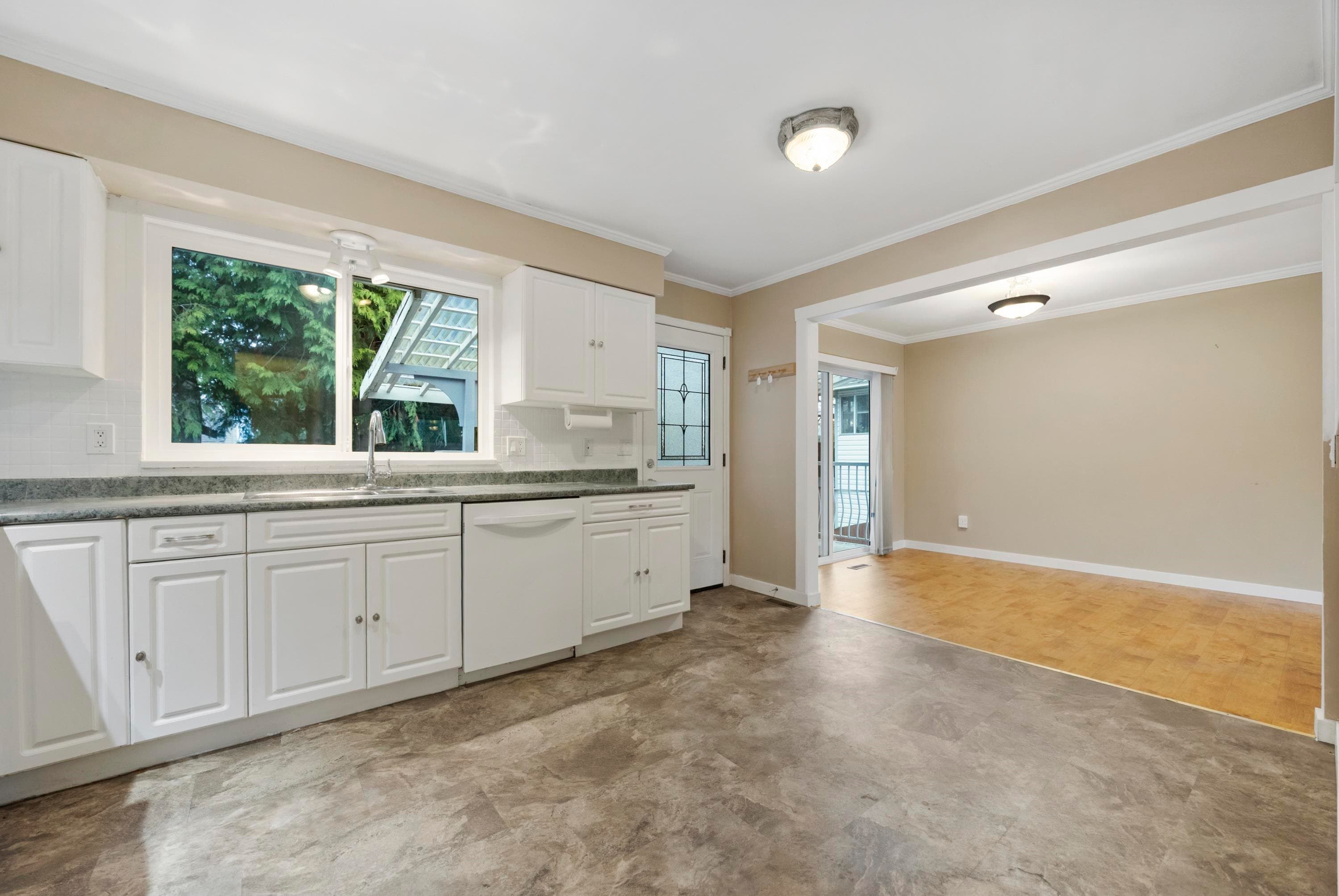 19617 48 Avenue, Langley, V3A 3K7 — photo 5