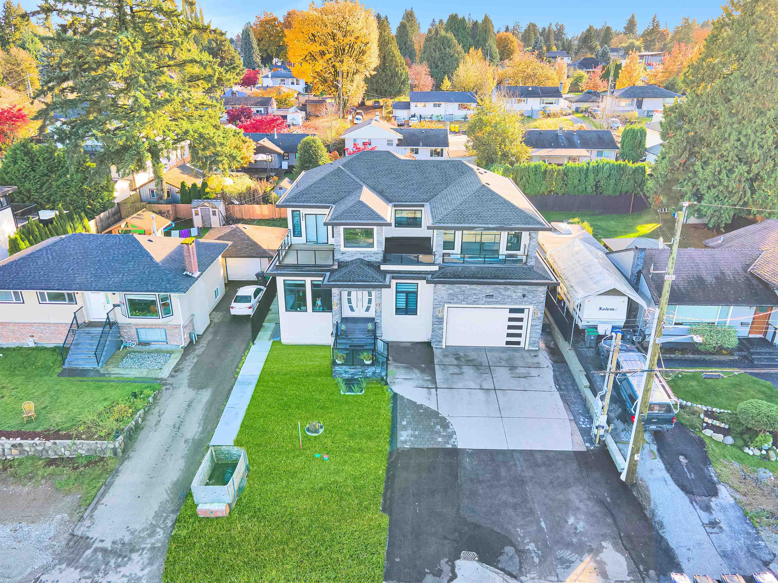 14714 111a Avenue, Surrey, V3R 2E1 — photo 3