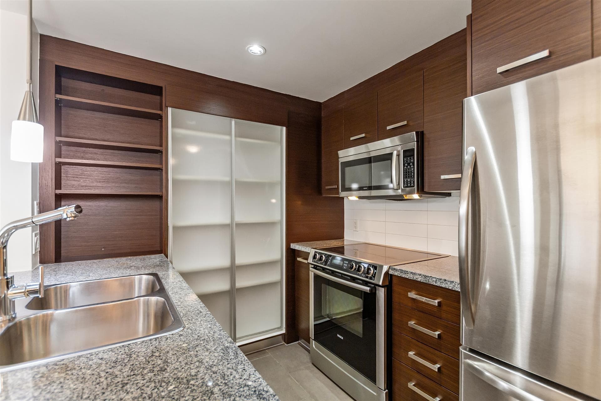 203 - 2959 Glen Drive, Coquitlam, V3B 0B8 — photo 5