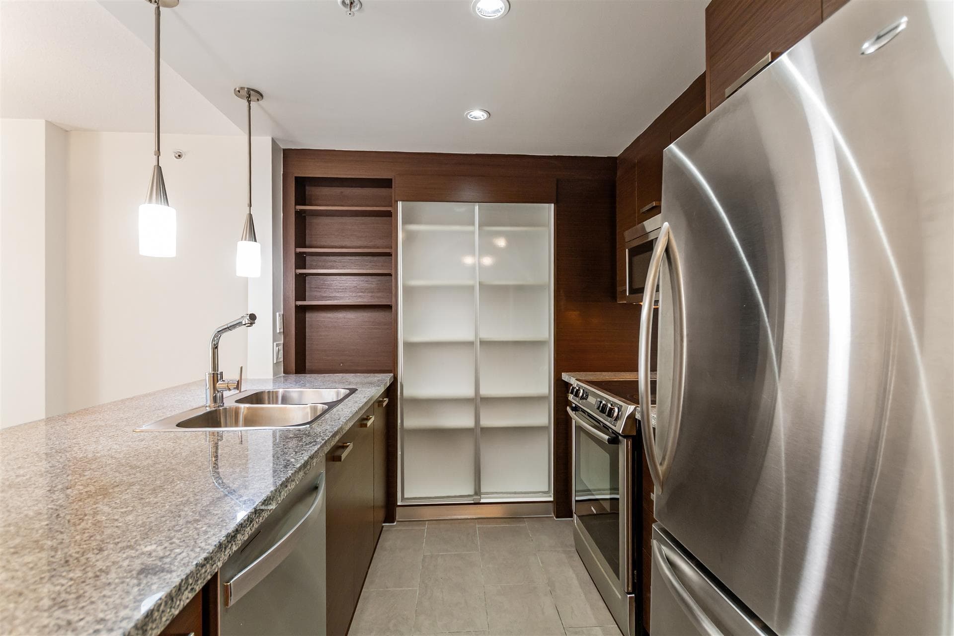 203 - 2959 Glen Drive, Coquitlam, V3B 0B8 — photo 4