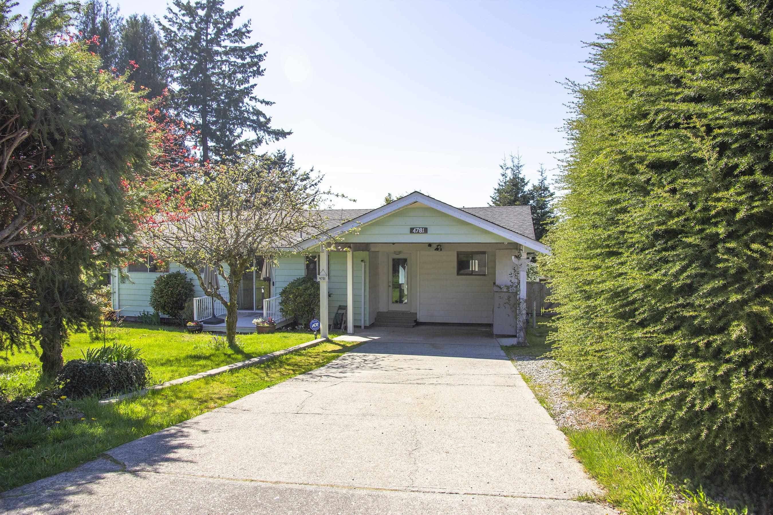4781 Laurel Avenue, Sechelt, V7Z 0B4 — photo 2