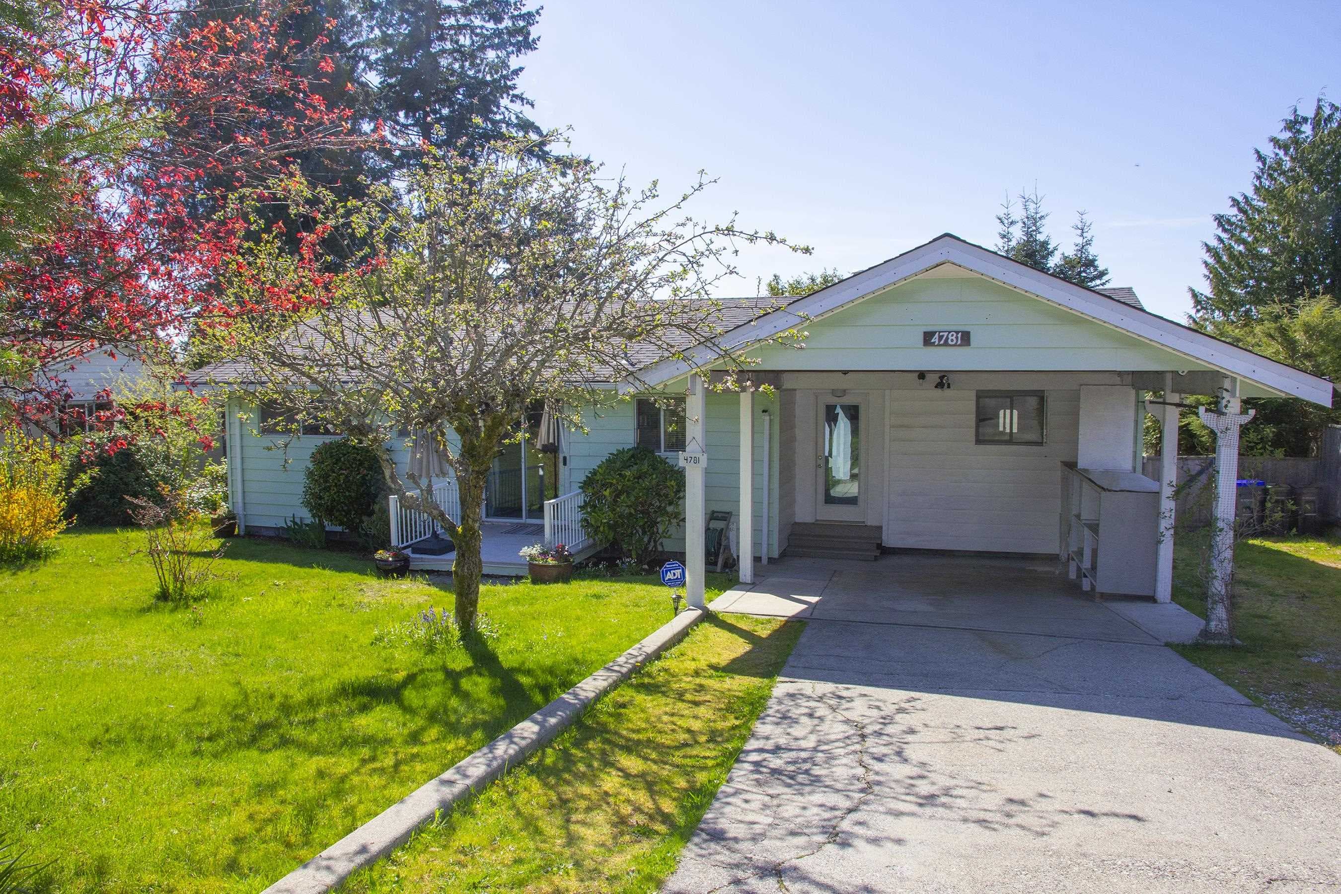 4781 Laurel Avenue, Sechelt, V7Z 0B4 — photo 1