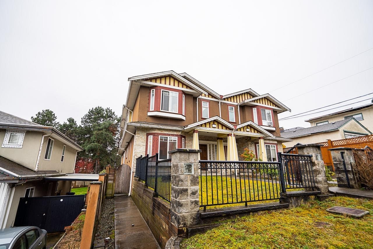 528 Sixteen Street, New Westminster, V3M 4R3 — photo 3
