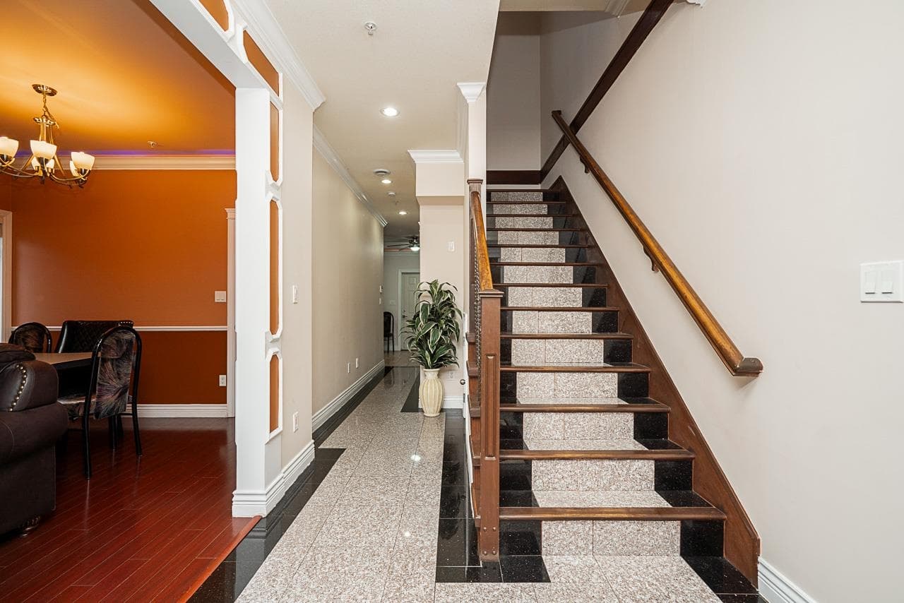 528 Sixteen Street, New Westminster, V3M 4R3 — photo 5