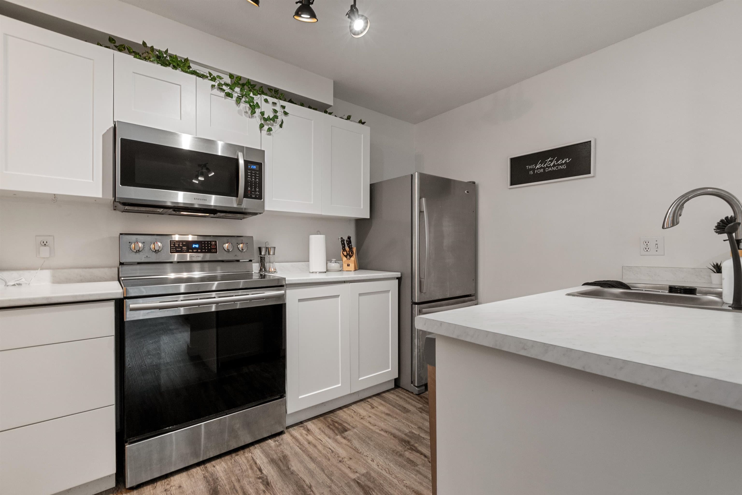 120 - 7694 Evans Road, Chilliwack, V2R 3W3 — photo 2