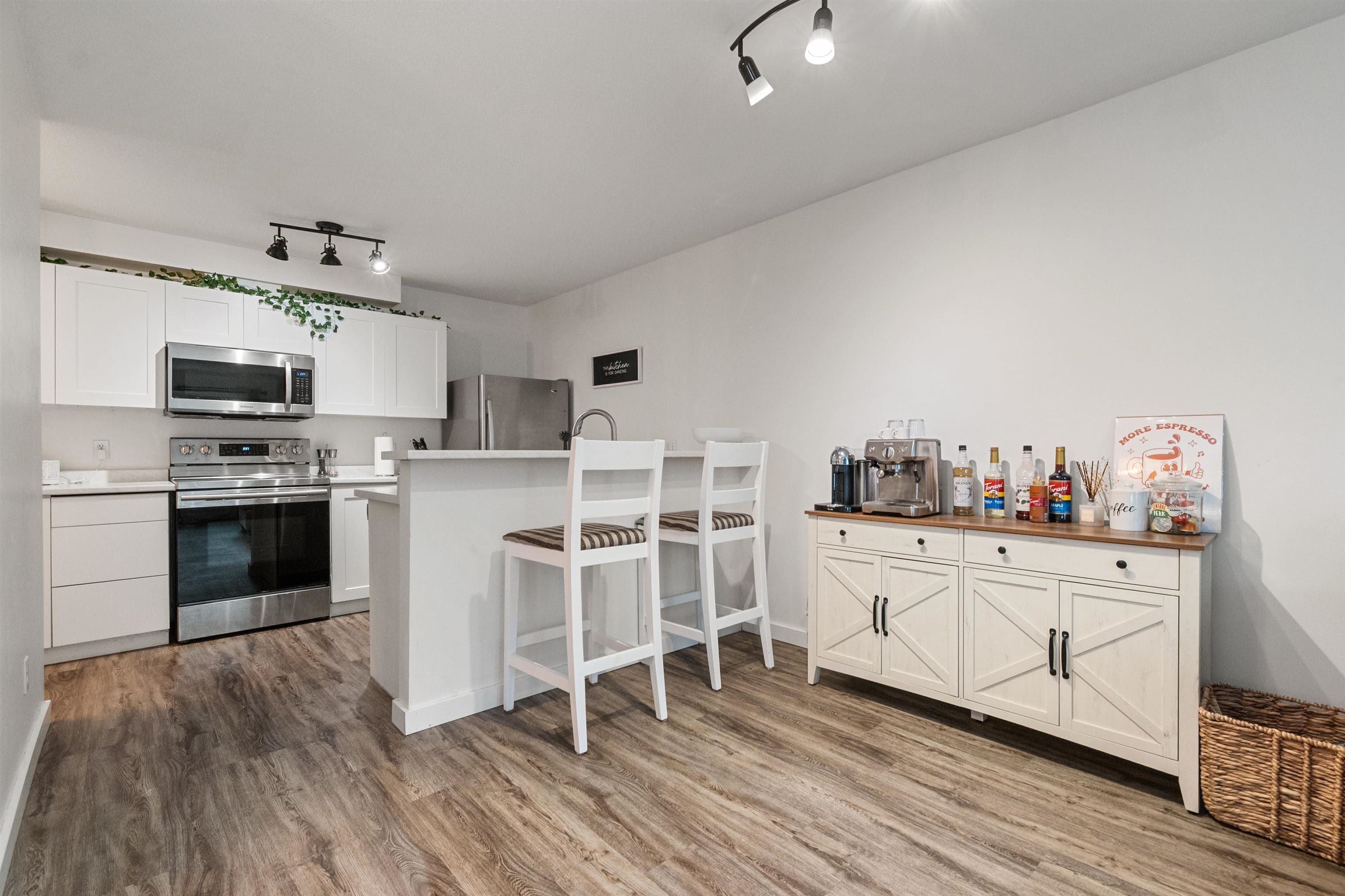 120 - 7694 Evans Road, Chilliwack, V2R 3W3 — photo 1