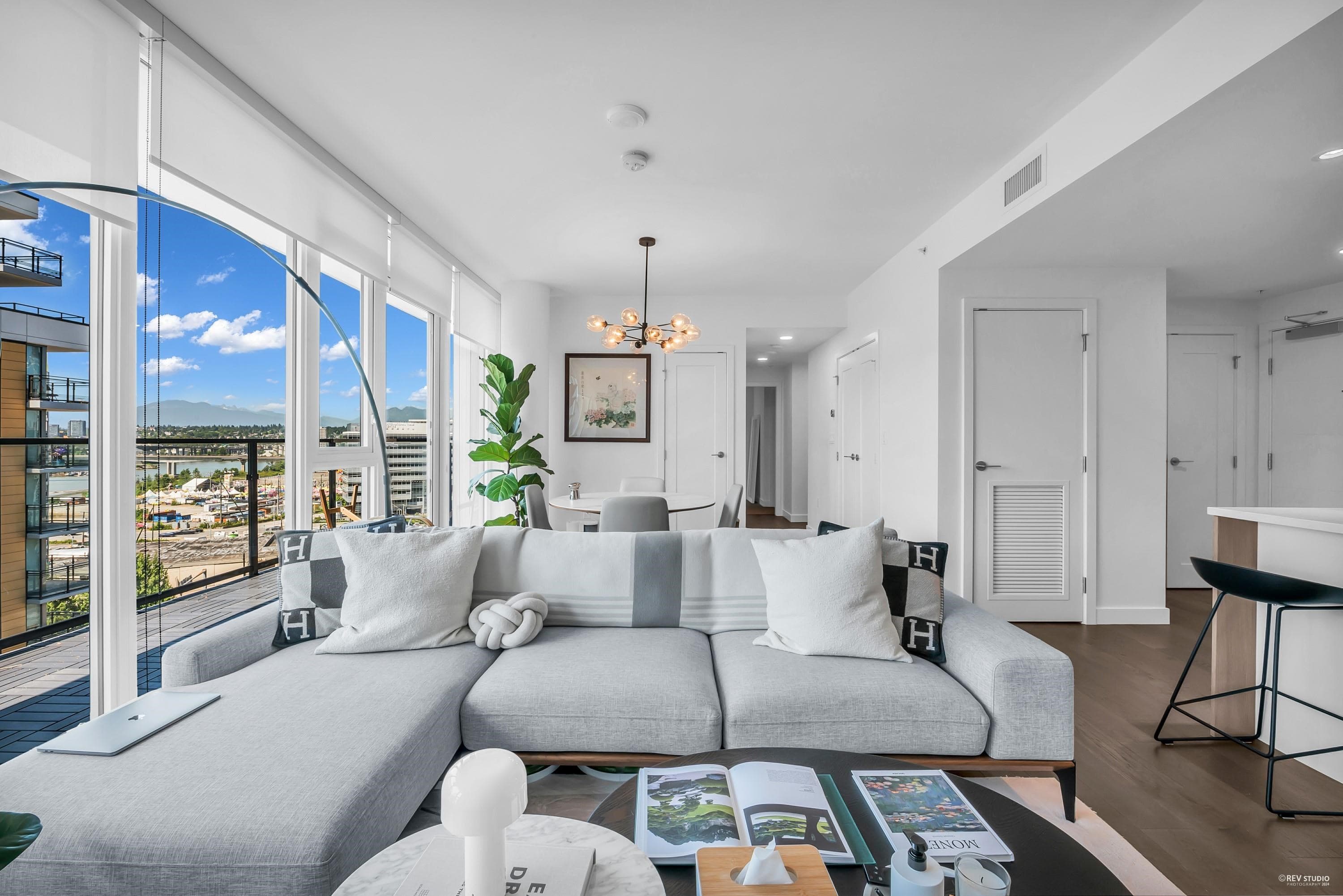 1301 - 8160 Mcmyn Way, Richmond, V6X 0V2 — photo 2