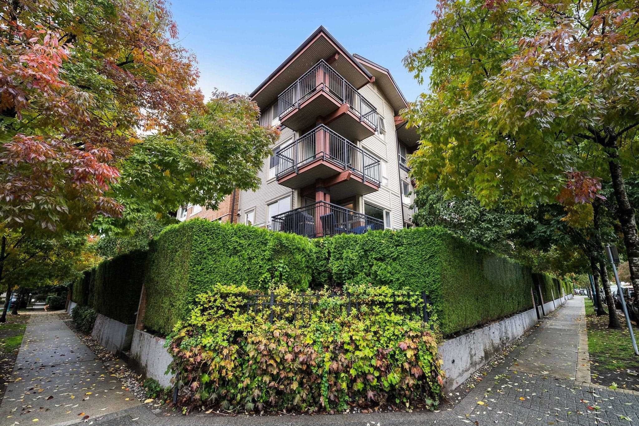 210 - 200 Klahanie Drive, Port Moody, V3H 5K7 — photo 2
