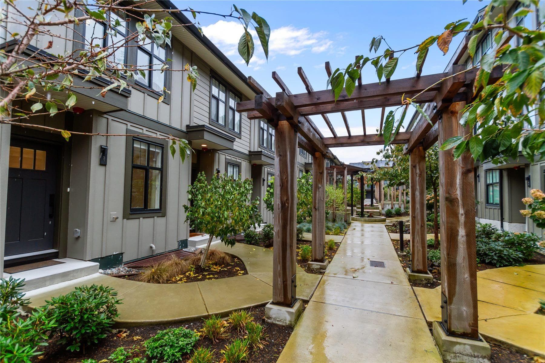 31 - 2350 165 Street, Surrey, V3Z 1J9 — photo 1