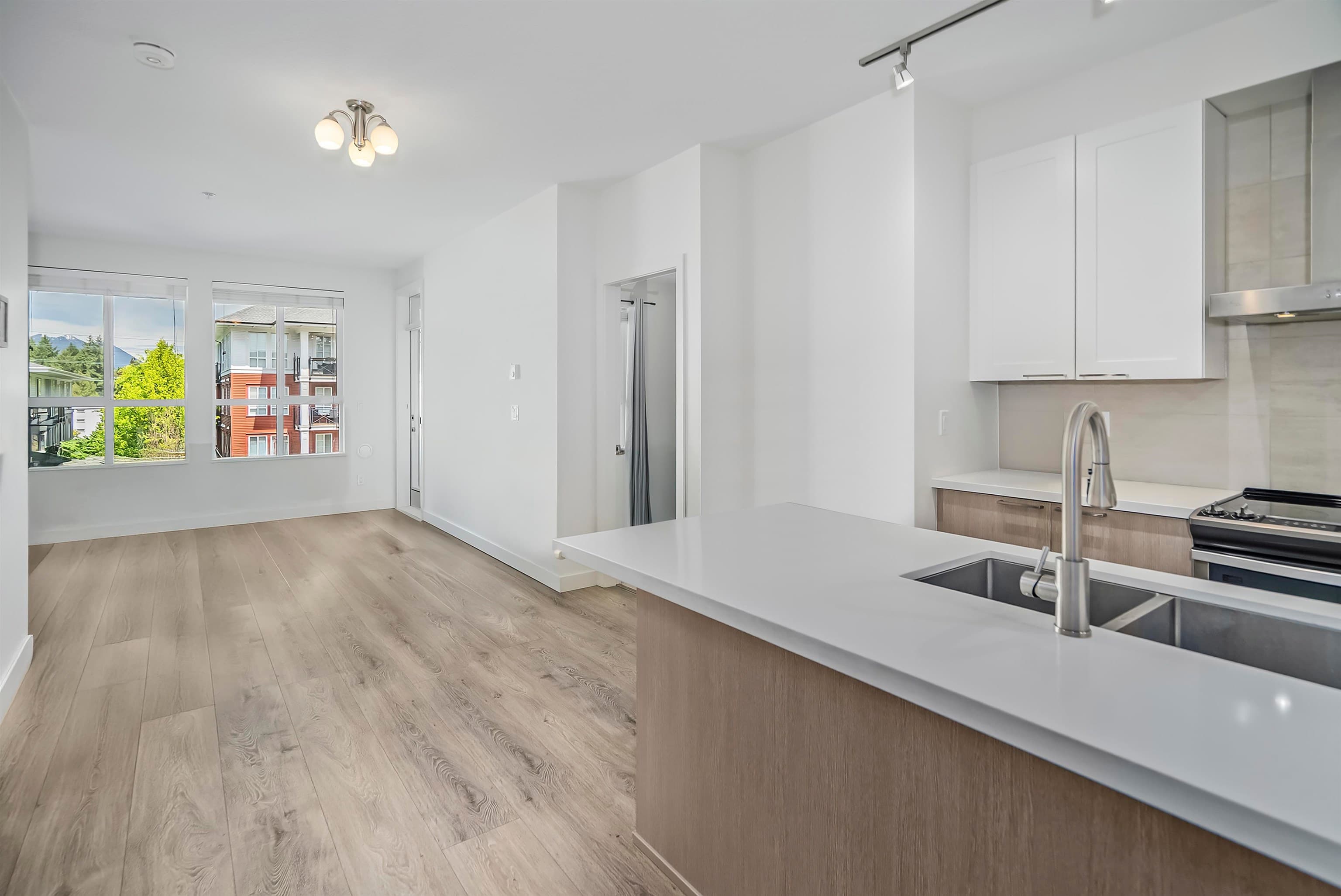 303 - 611 Regan Avenue, Coquitlam, V3J 0E5 — photo 2