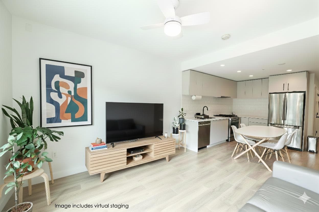 407 - 3038 St George Street, Port Moody