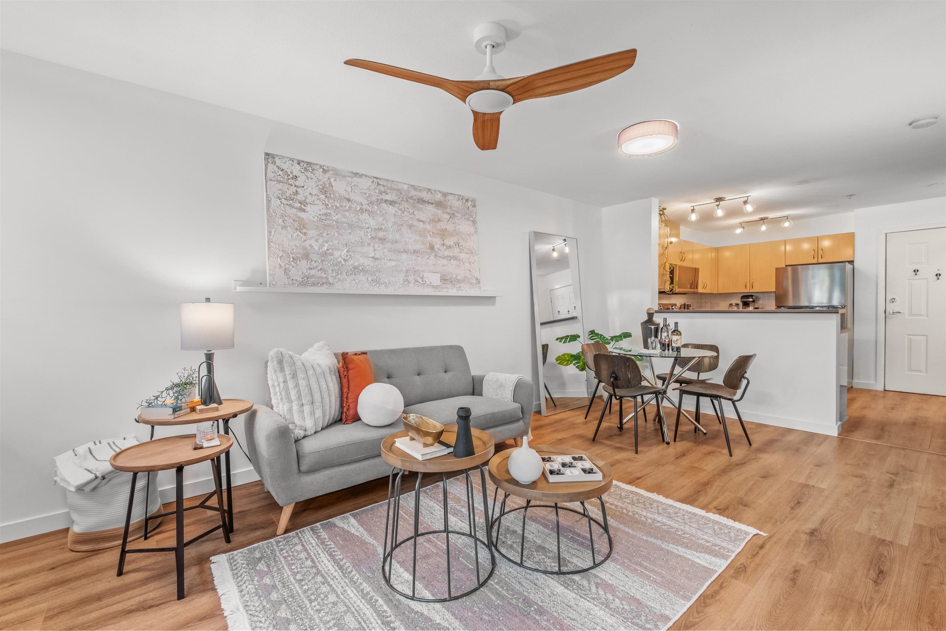 305 - 305 Lonsdale Avenue, North Vancouver, V7M 3G3 — photo 1
