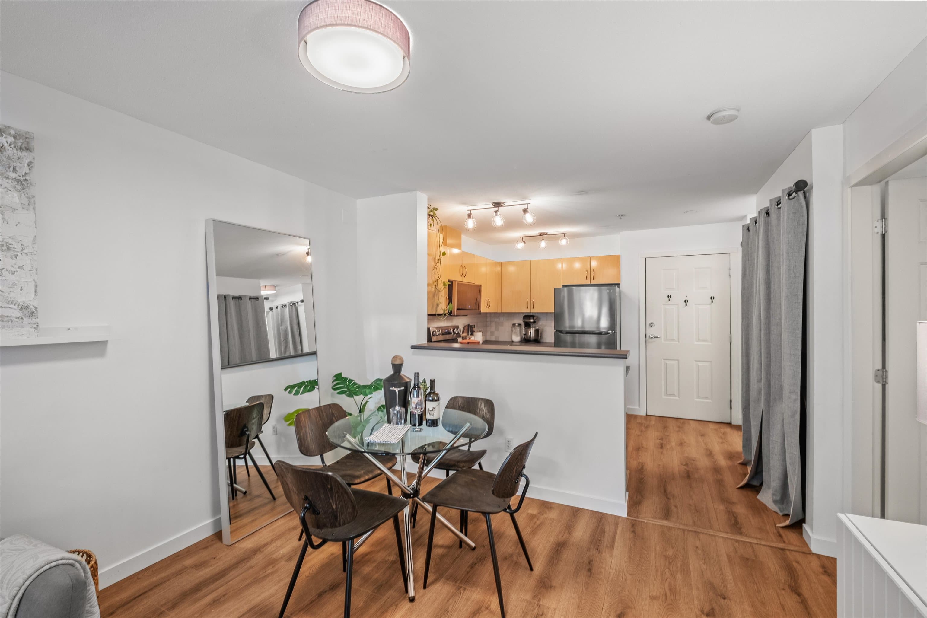 305 - 305 Lonsdale Avenue, North Vancouver, V7M 3G3 — photo 5