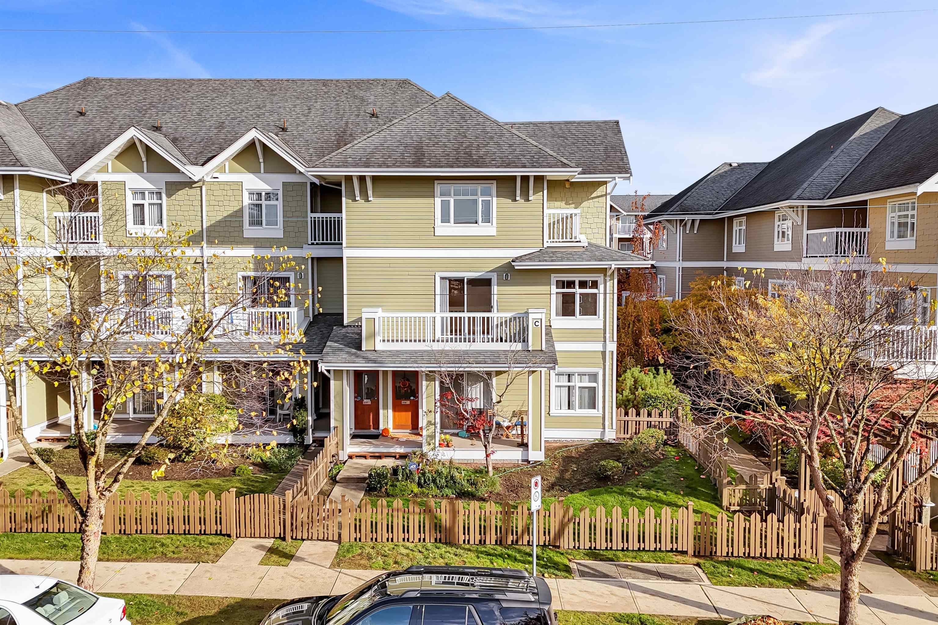 157 - 7388 Macpherson Avenue, Burnaby, V5J 0B1 — photo 1
