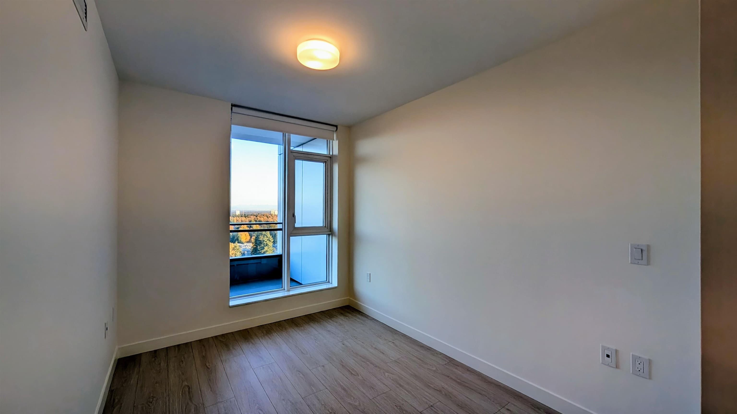 2612 - 13675 107a Avenue, Surrey, V3T 0X2 — photo 3