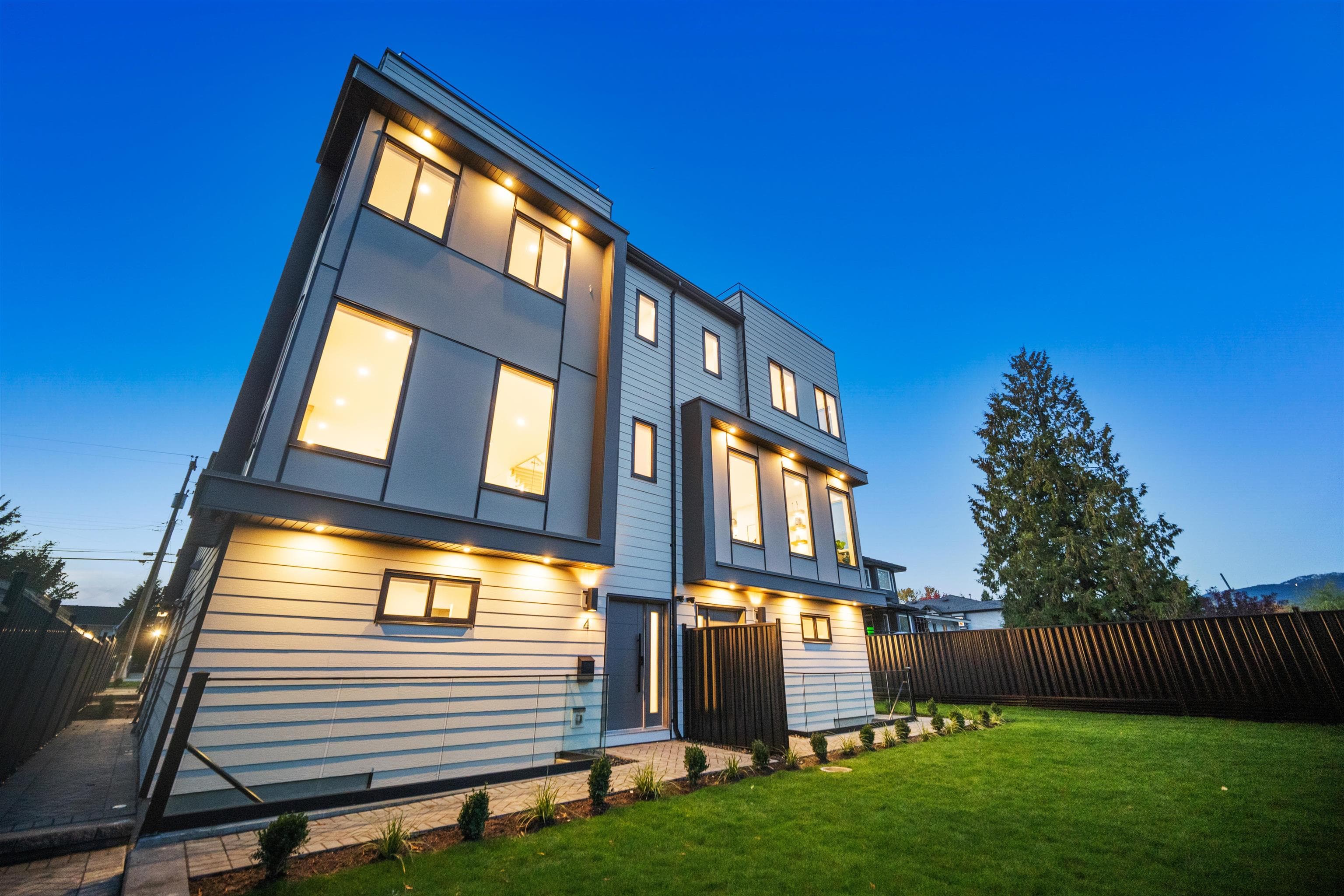 4 - 1536 Duthie Avenue, Burnaby