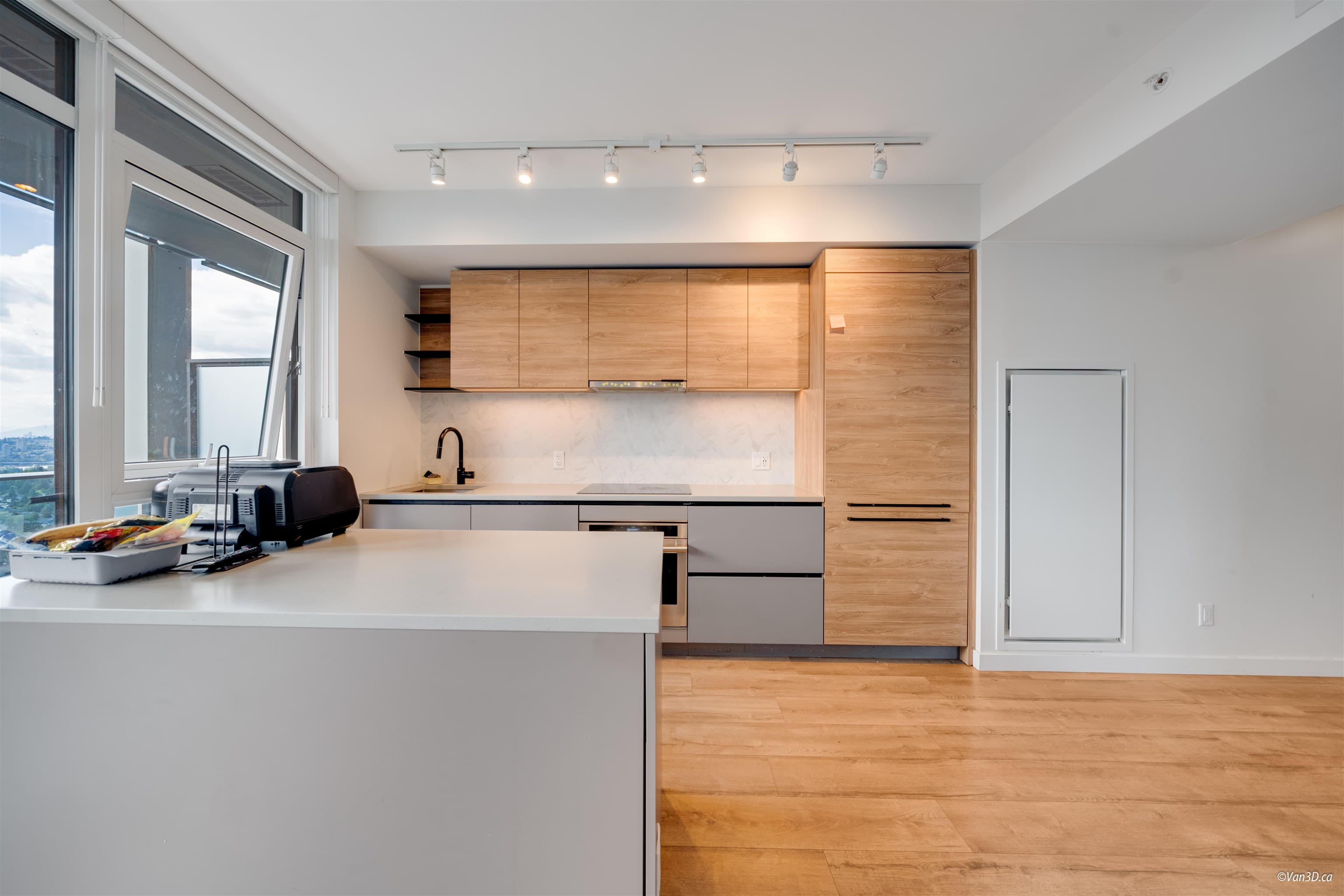 2710 - 10448 University Drive, Surrey, V3T 0S7 — photo 3