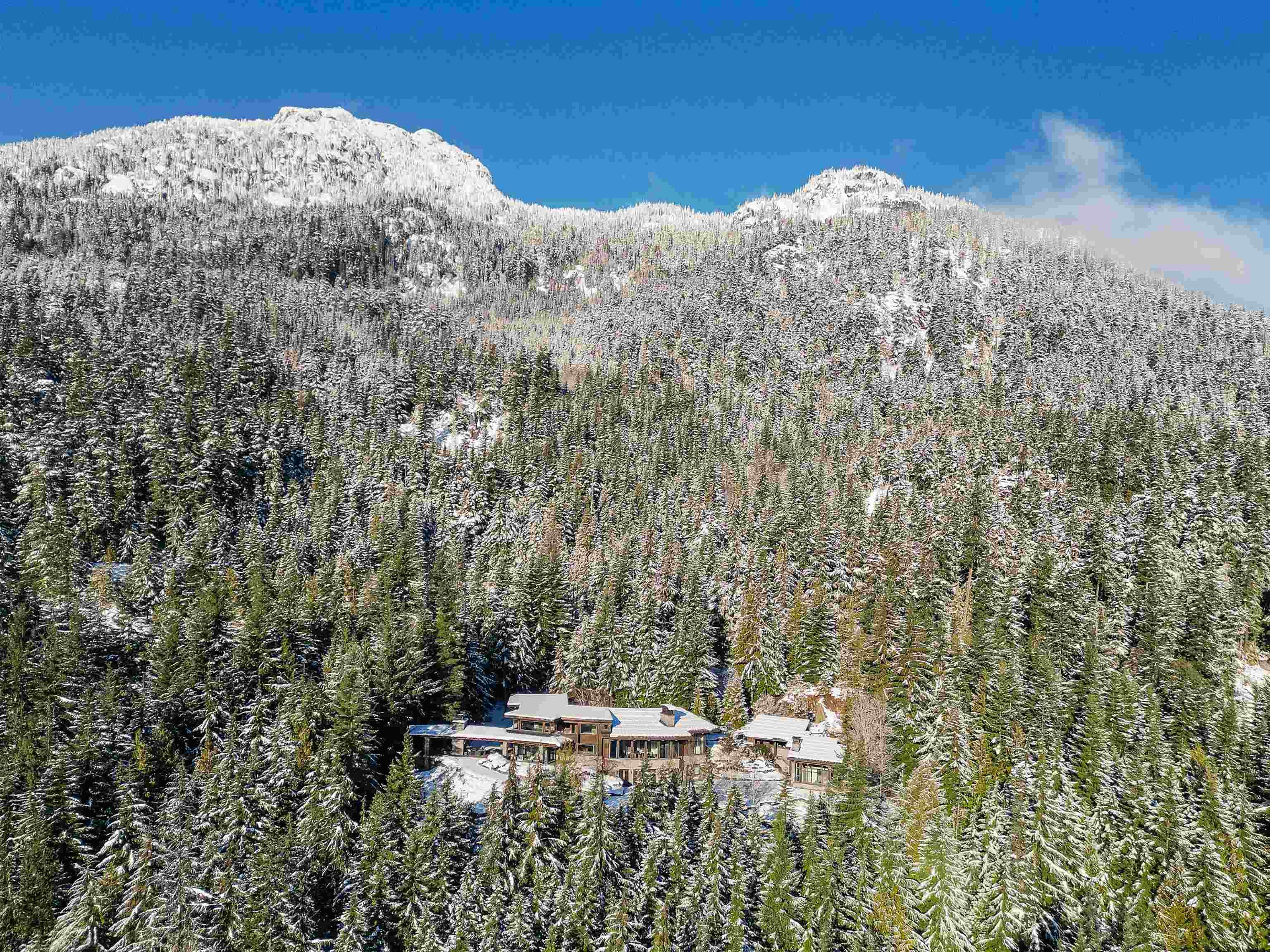5476 Stonebridge Place, Whistler, V0N 1B5 — photo 2